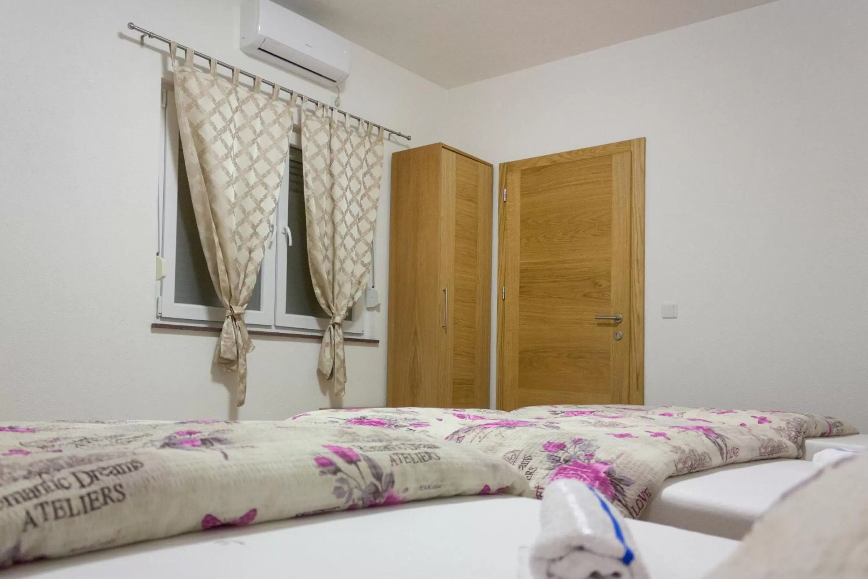 Bedroom, Bed in Villa Maja