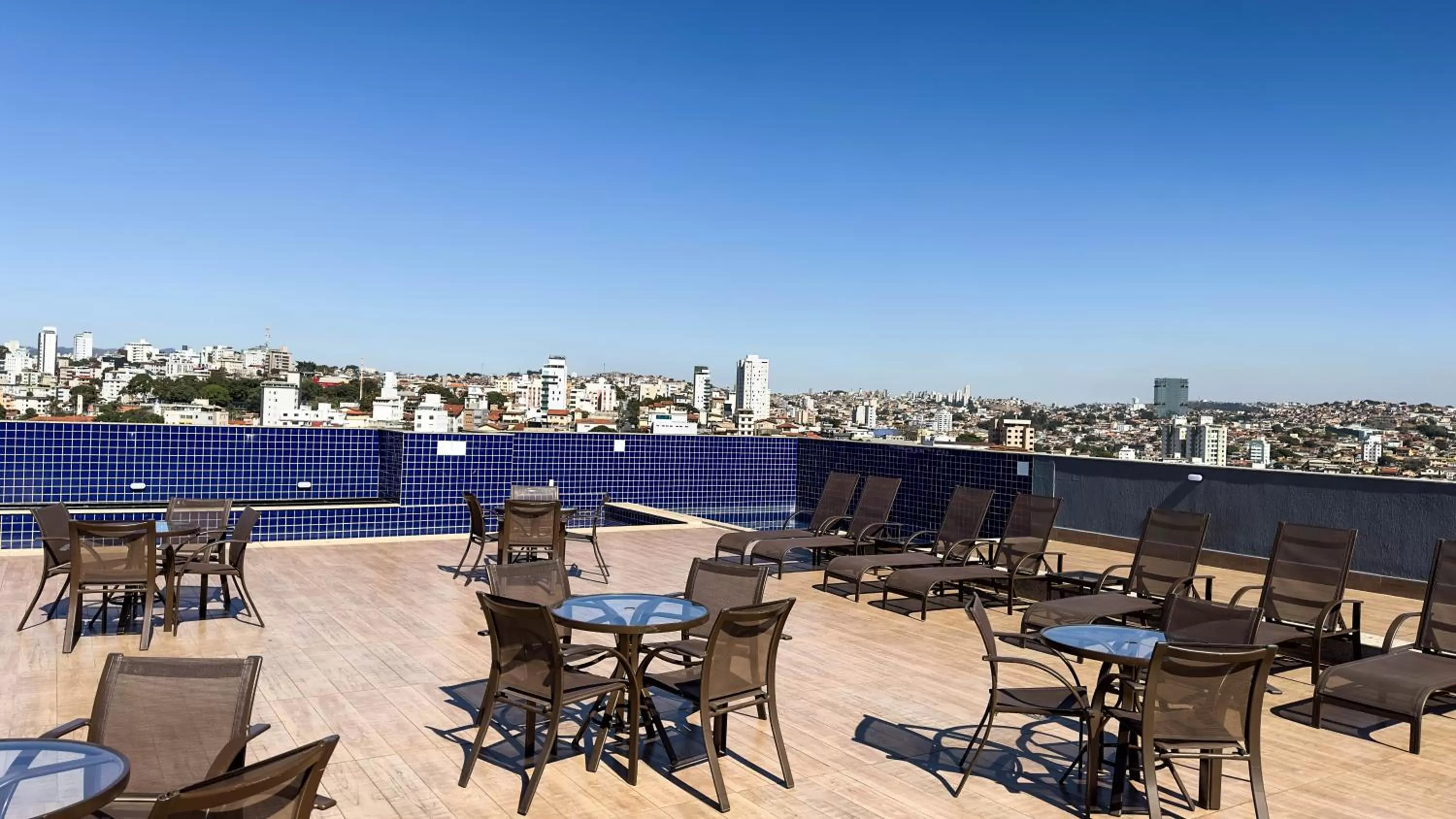 Swimming pool in Hotel Gran Vivenzo Belo Horizonte