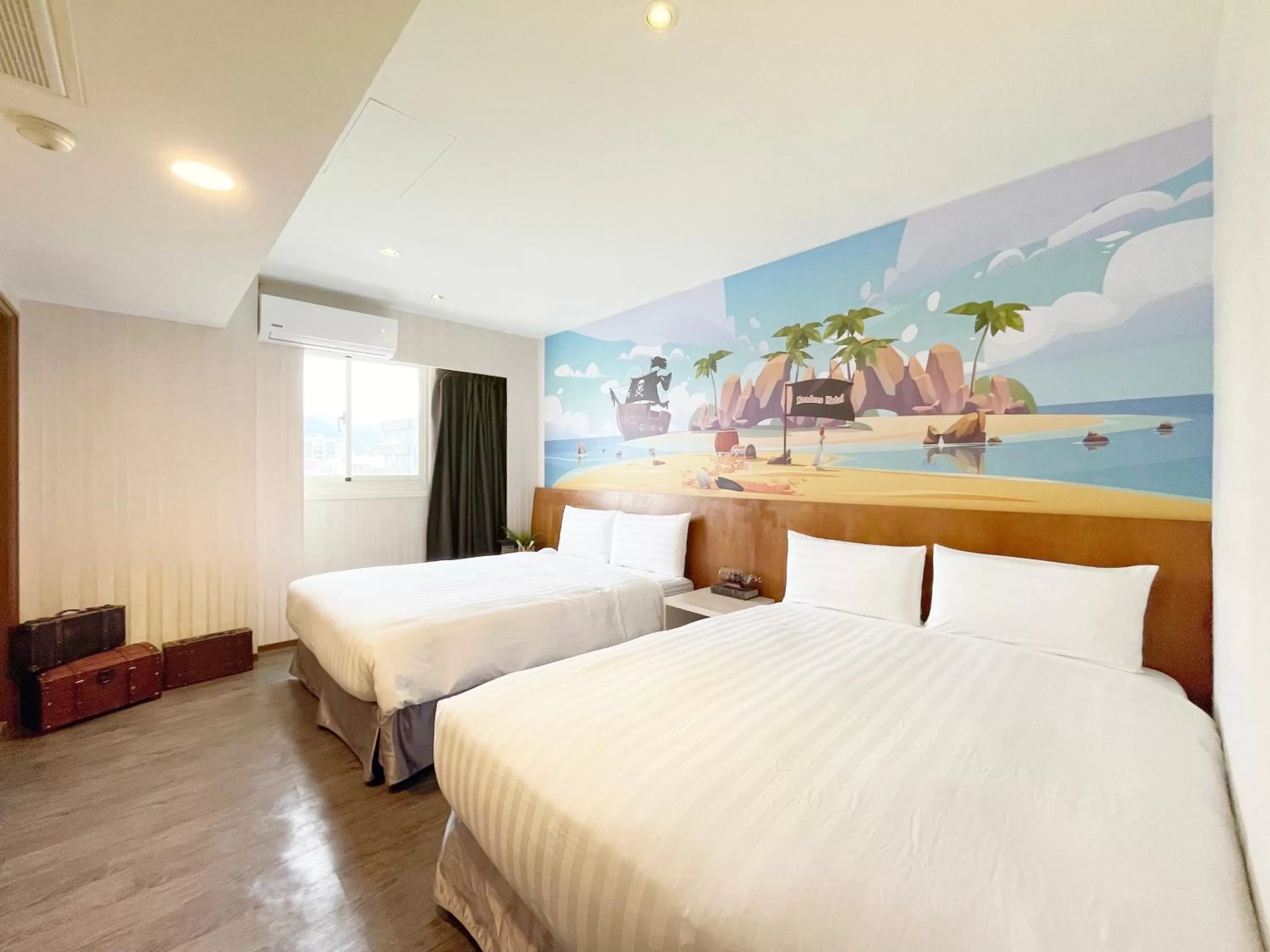 Photo of the whole room, Bed in Roaders Hotel Hualien Dongda