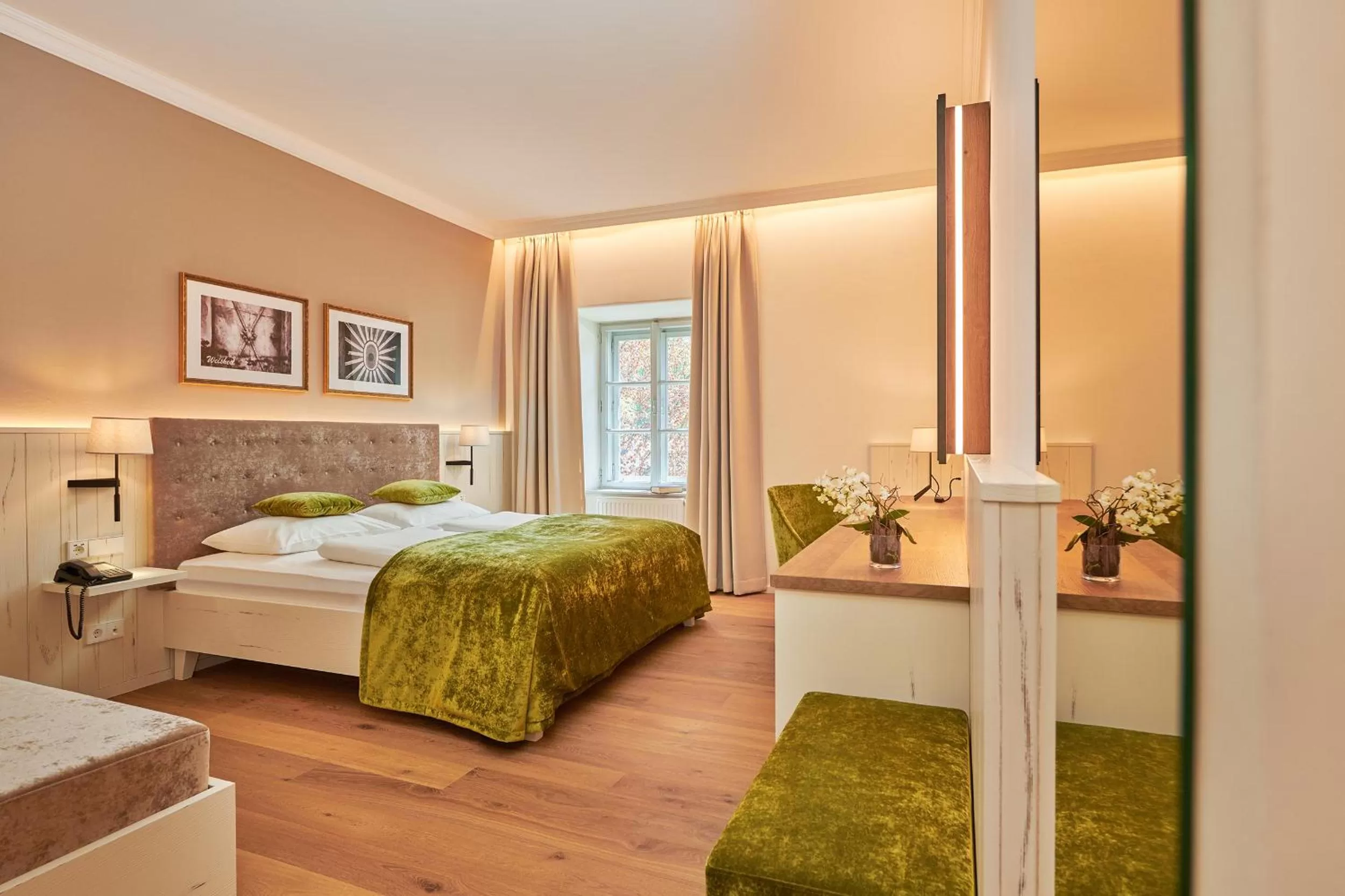 Photo of the whole room, Bed in Das Schloss an der Eisenstrasse