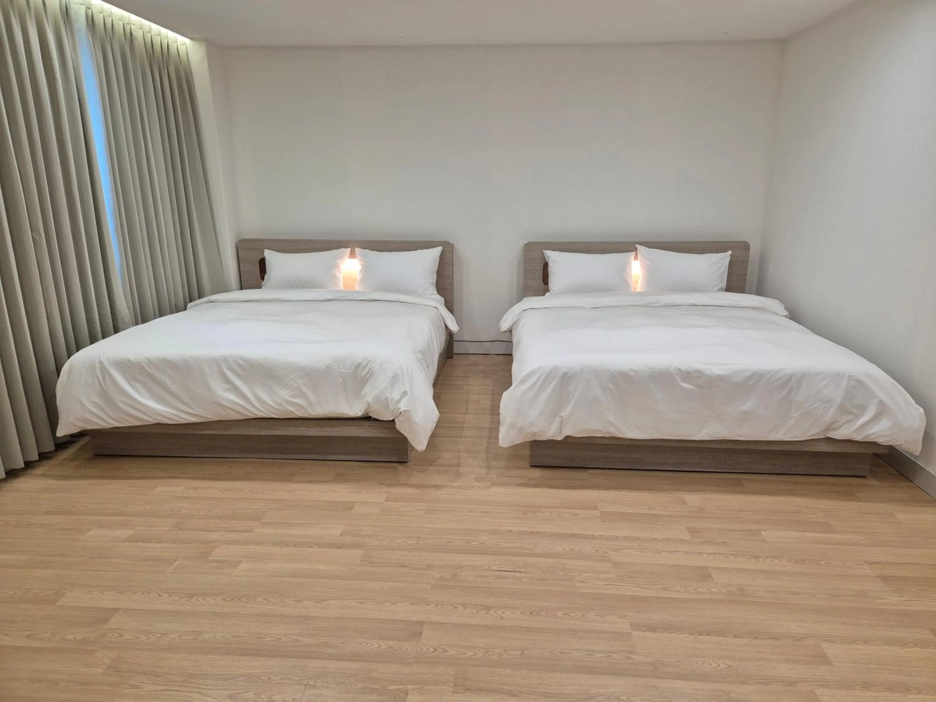 Property building, Bed in Gwang Jang Hotel
