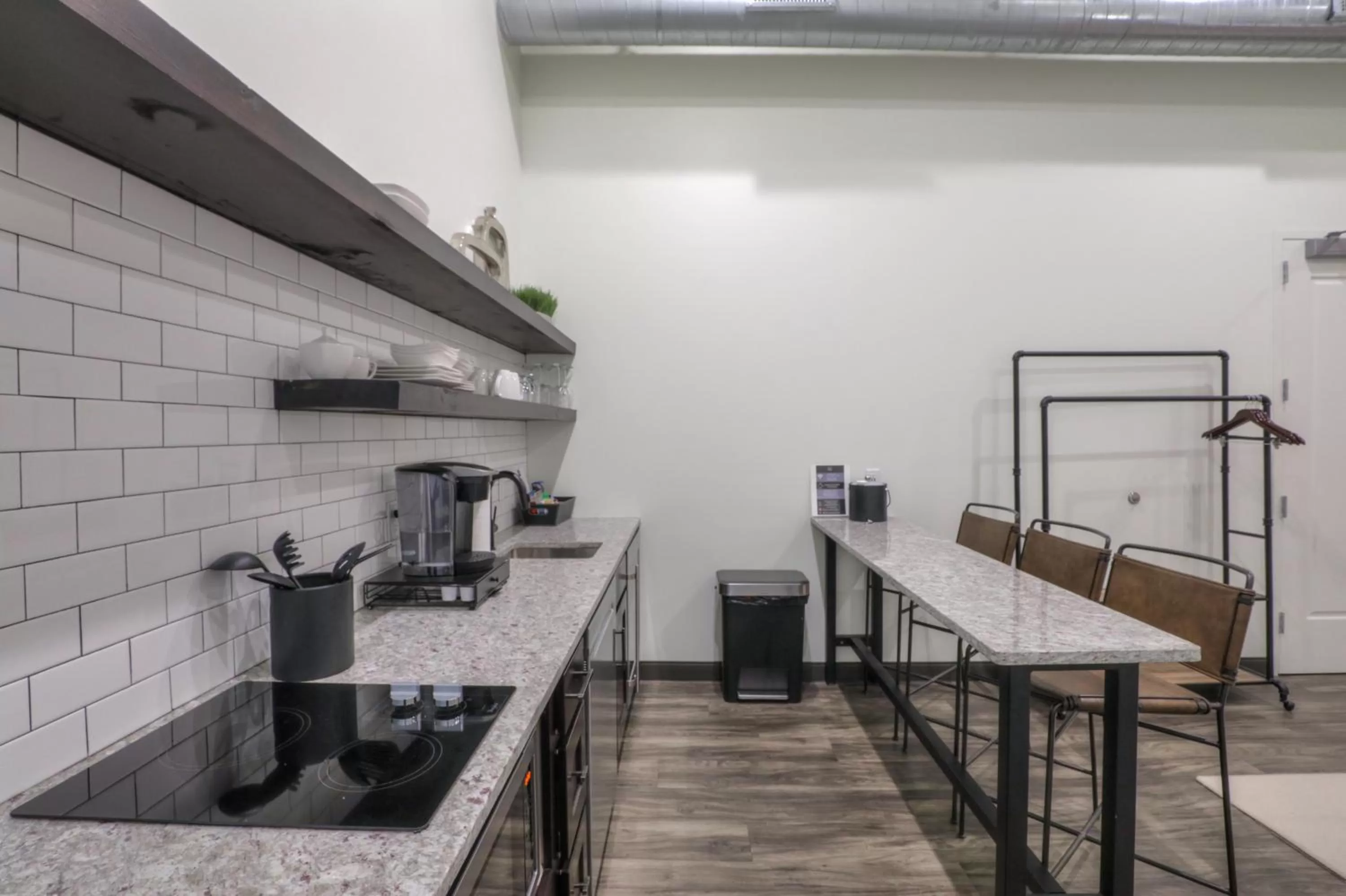 Kitchen or kitchenette in Studio 154 Hotel