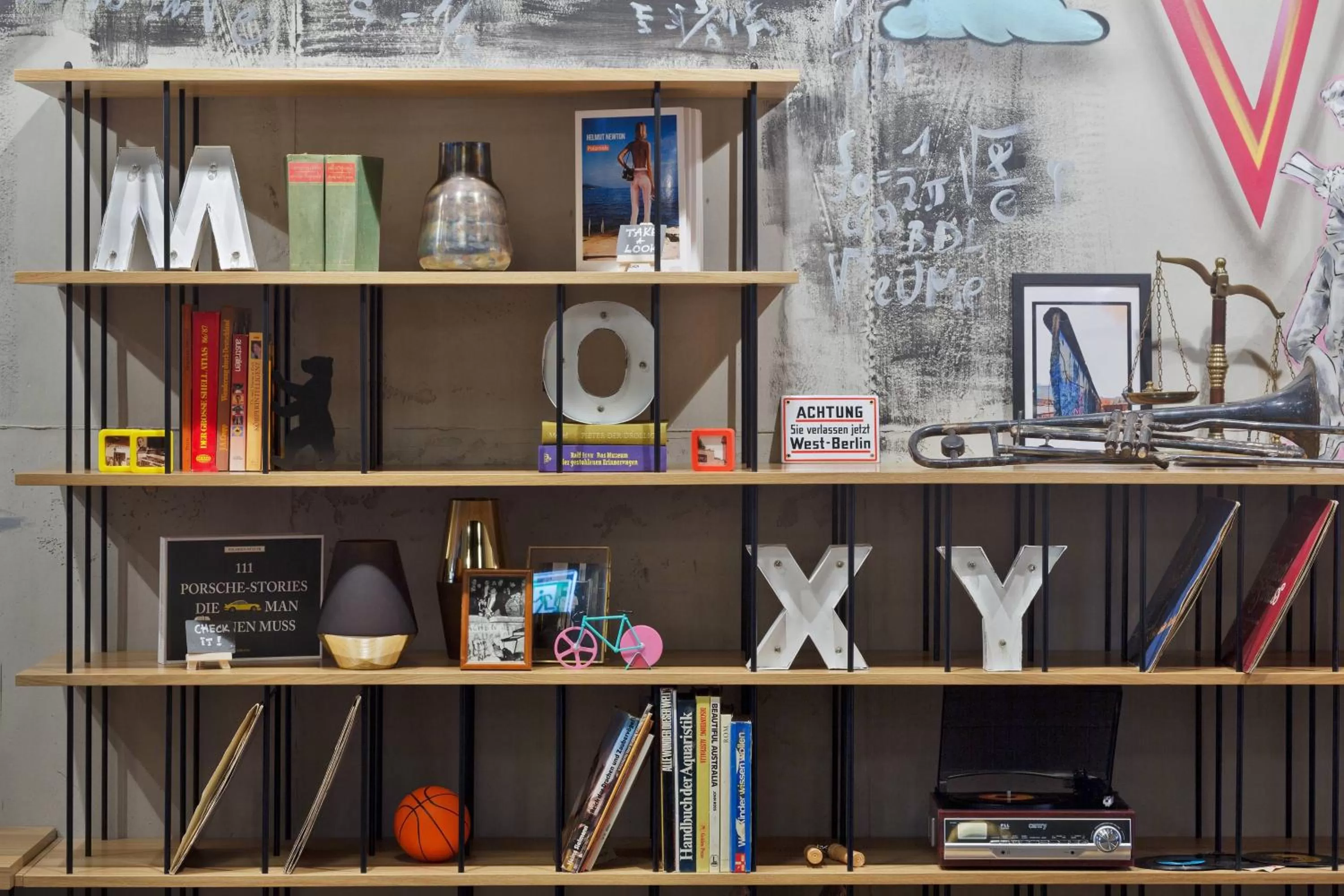 Lounge or bar in MOXY Berlin Humboldthain Park