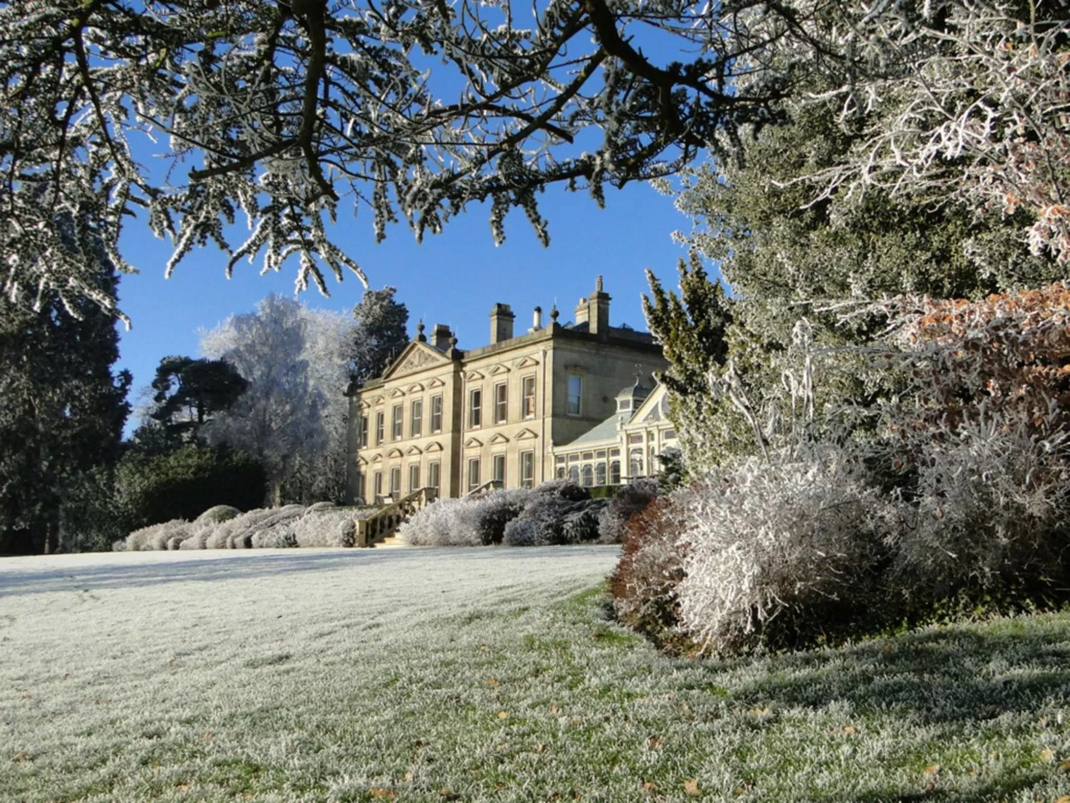 Facade/entrance in Kilworth House Hotel and Theatre