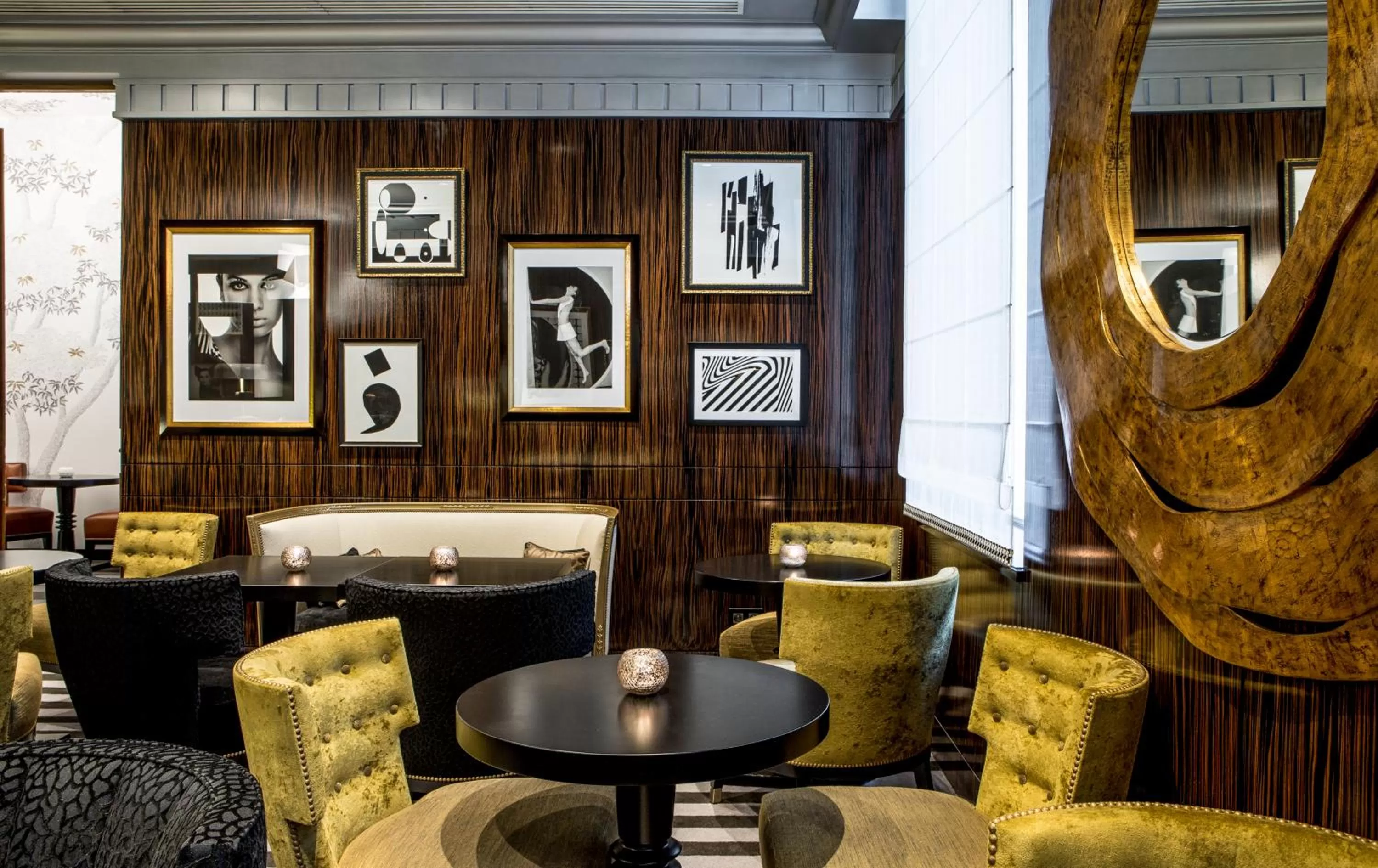 Lounge or bar in Sofitel Paris Le Faubourg