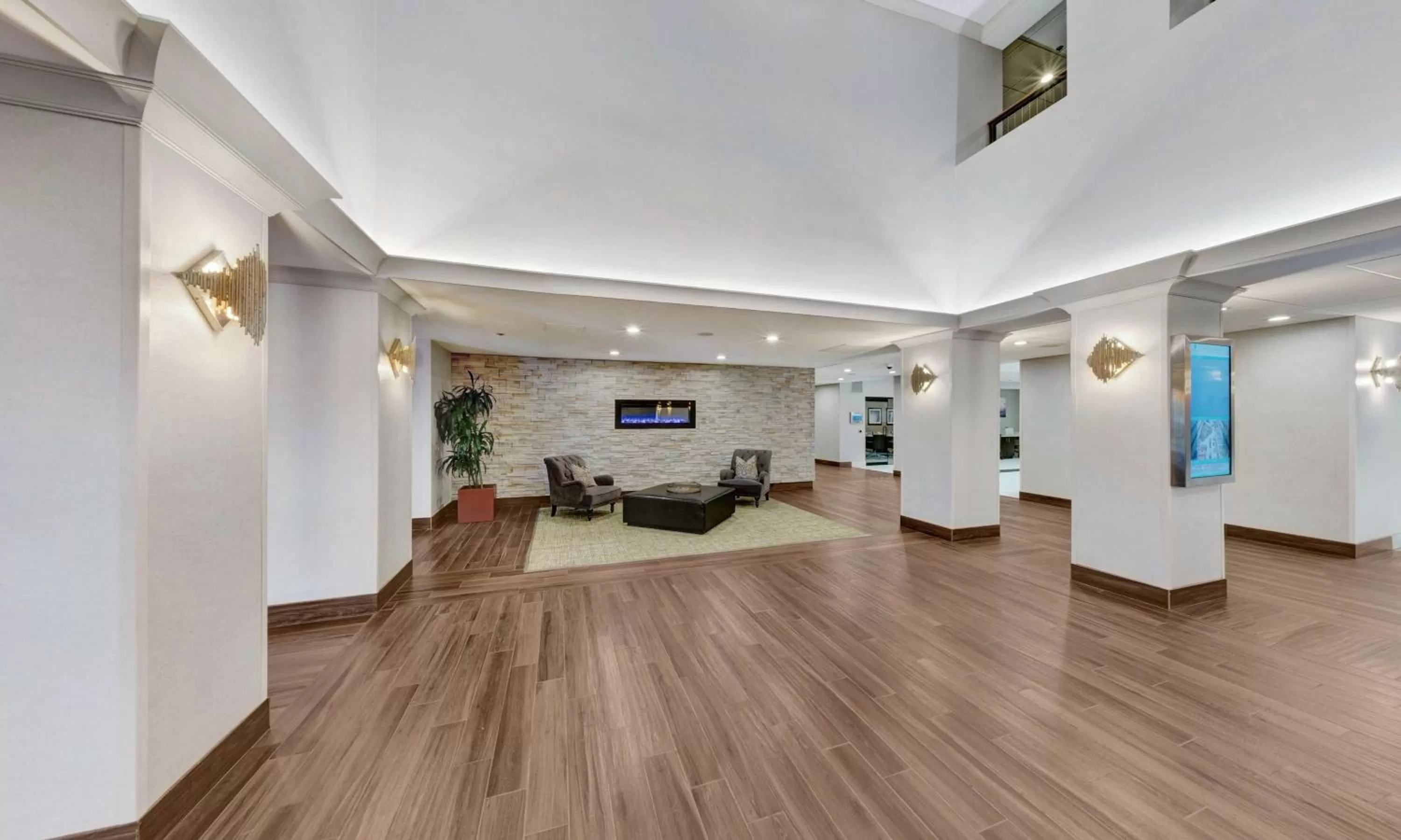 Lobby or reception in Embassy Suites by Hilton Milwaukee Brookfield
