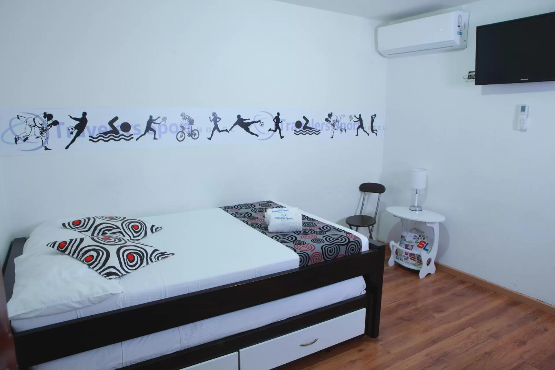 Bed in Hotel Travelers Sport