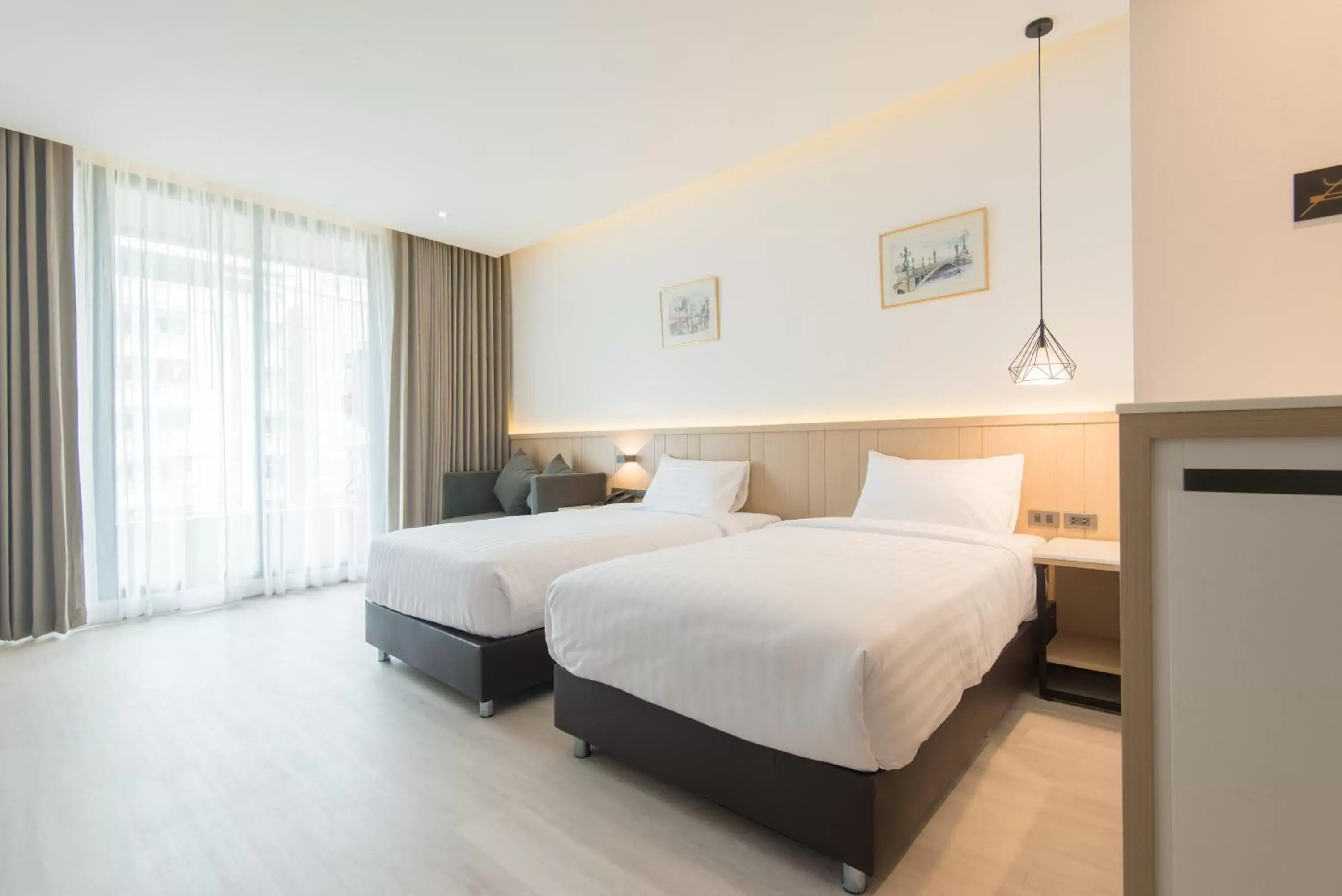 Superior Double Room with Two Double Beds in Madison Bangkok Hotel Superior Double Room with Two Double Beds in Madison Bangkok Hotel