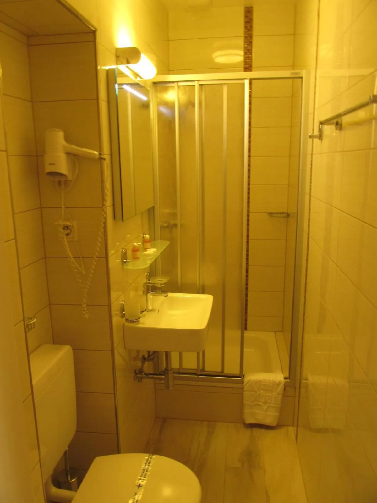 Bathroom in Hotel am Hauptbahnhof