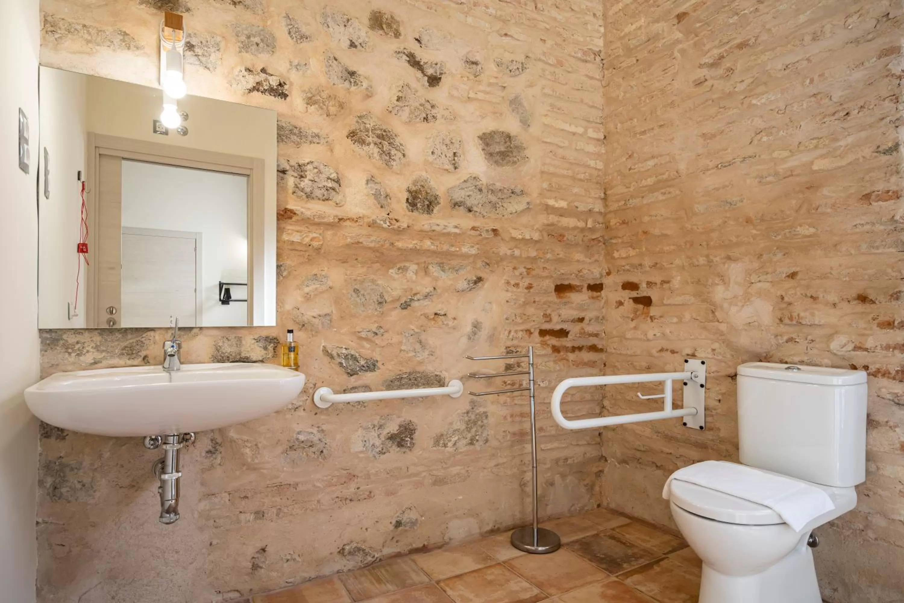 Bathroom in Dobo Azacanes Hostal