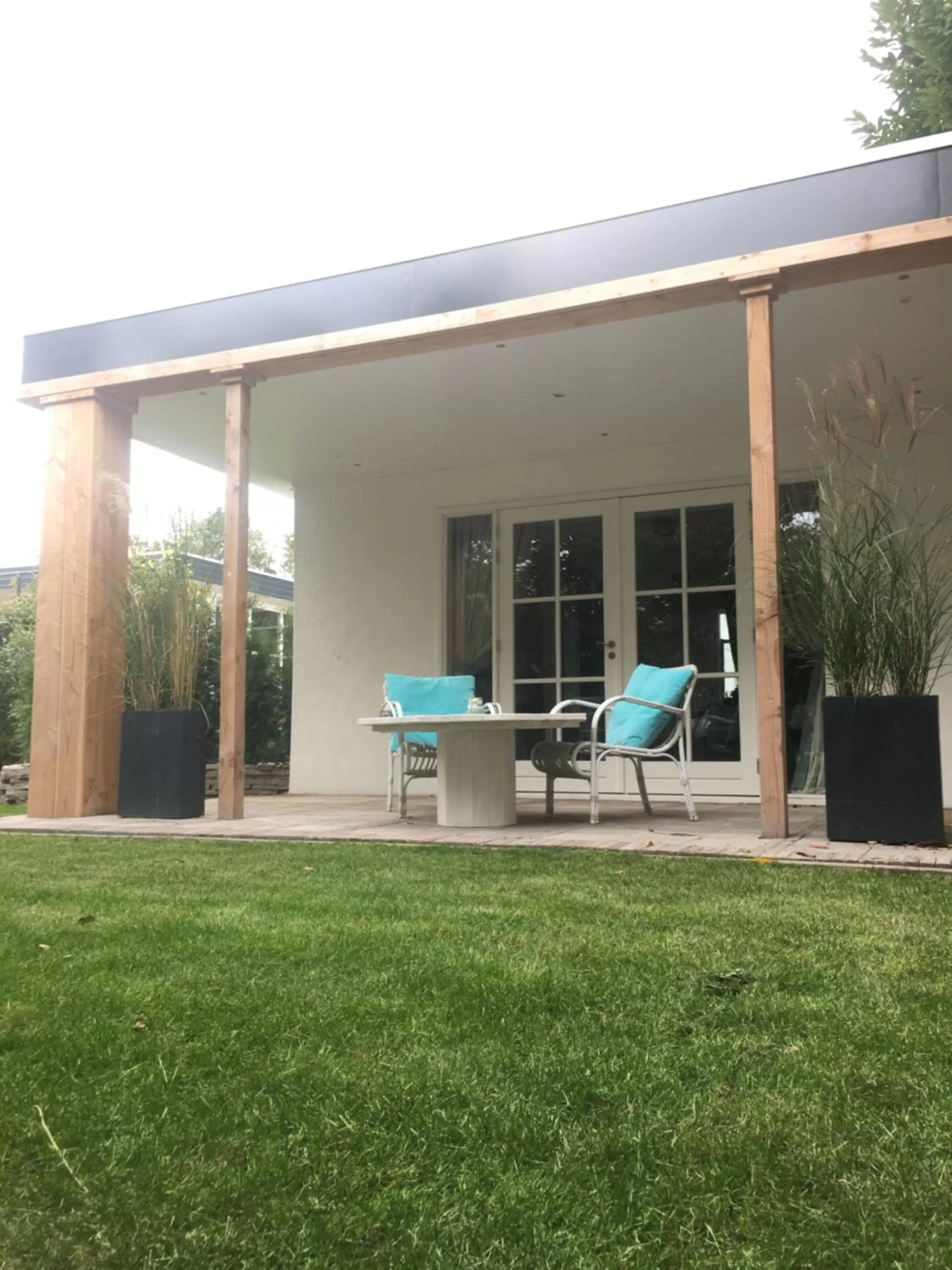 Garden in De Vijverkamer-----privé diner op de kamer mogelijk!!