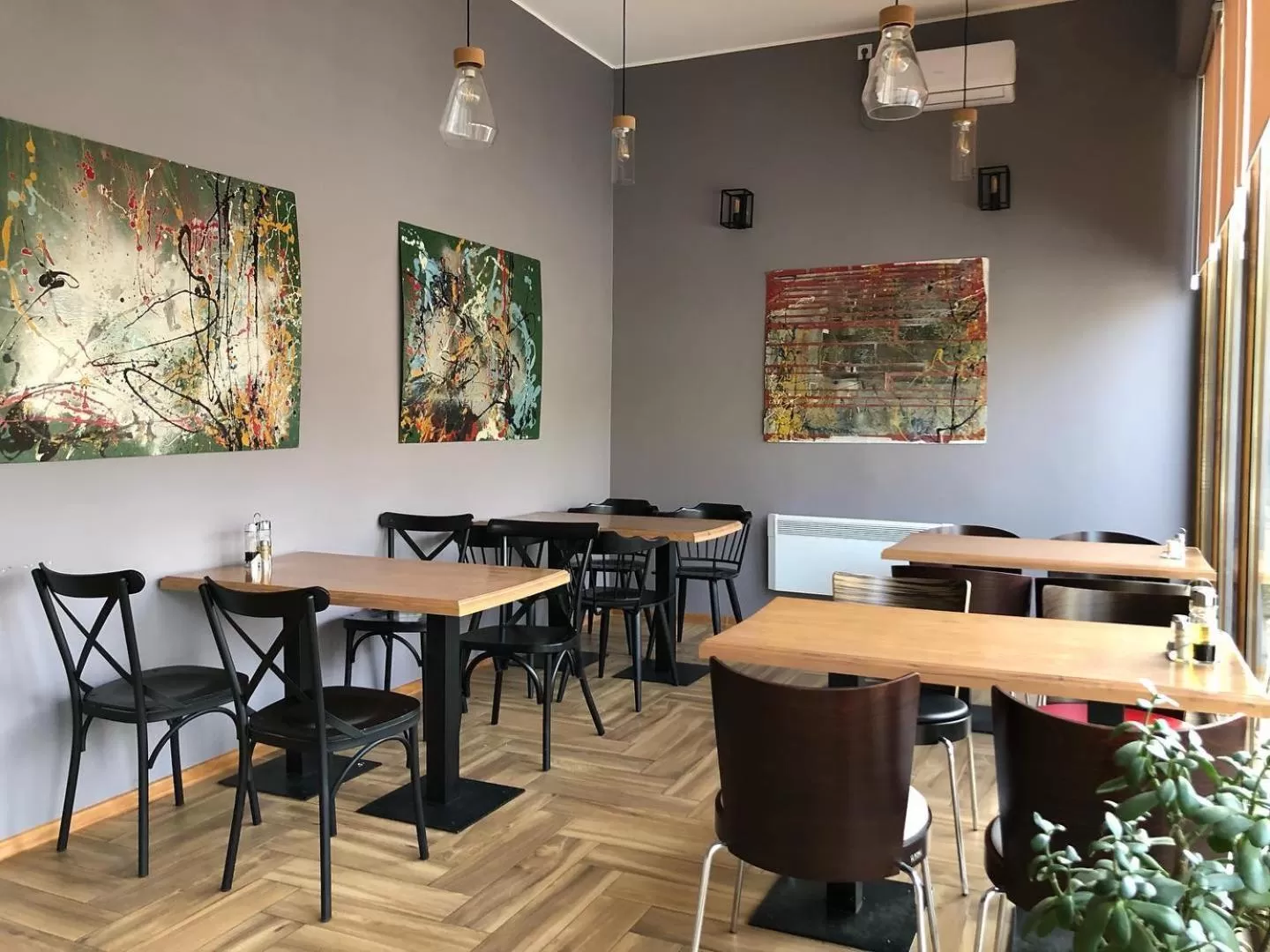 Restaurant/places to eat in Garni Ideal