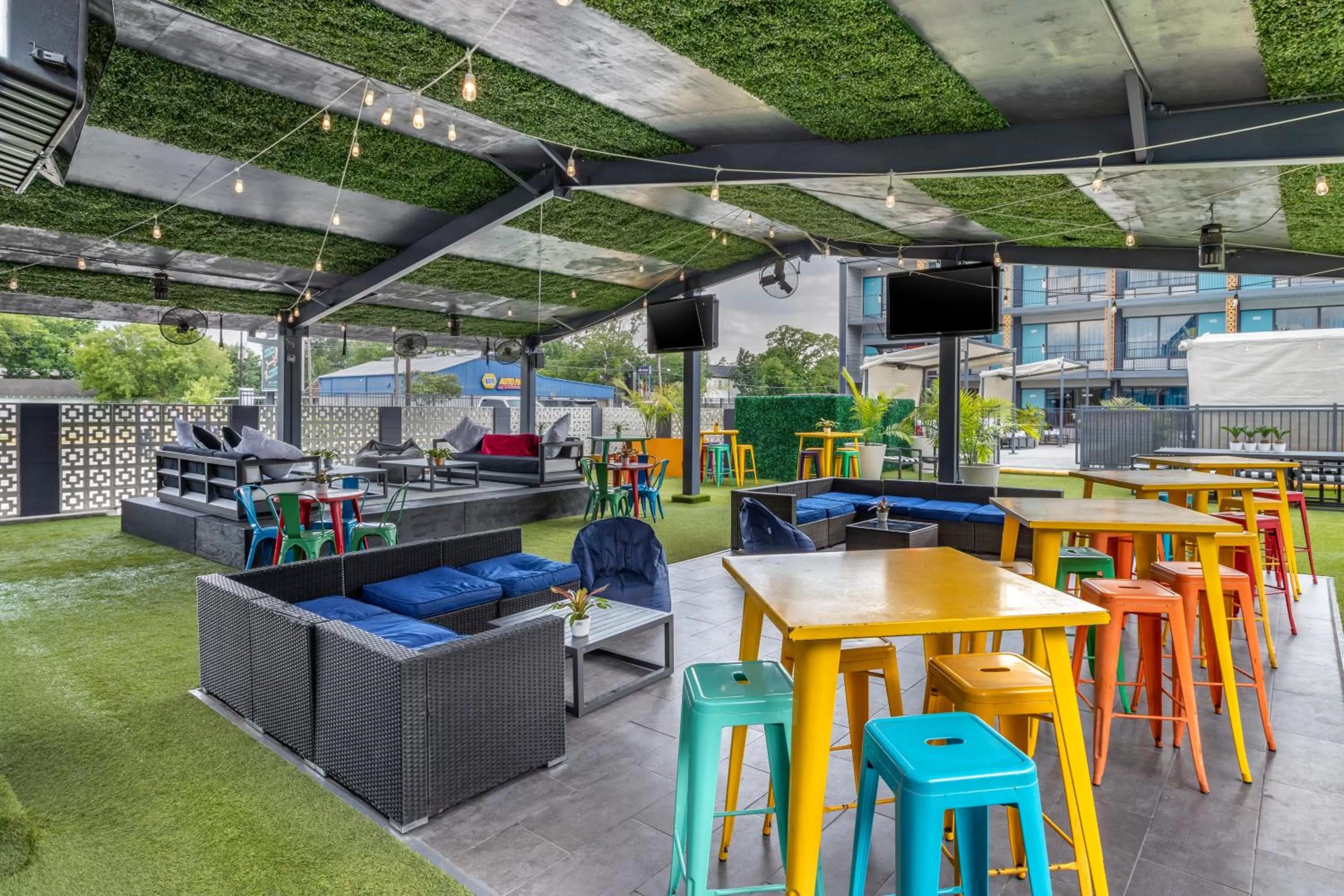 Restaurant/places to eat in Heights House Hotel - Houston Heights Downtown, an Ascend Collection Hotel