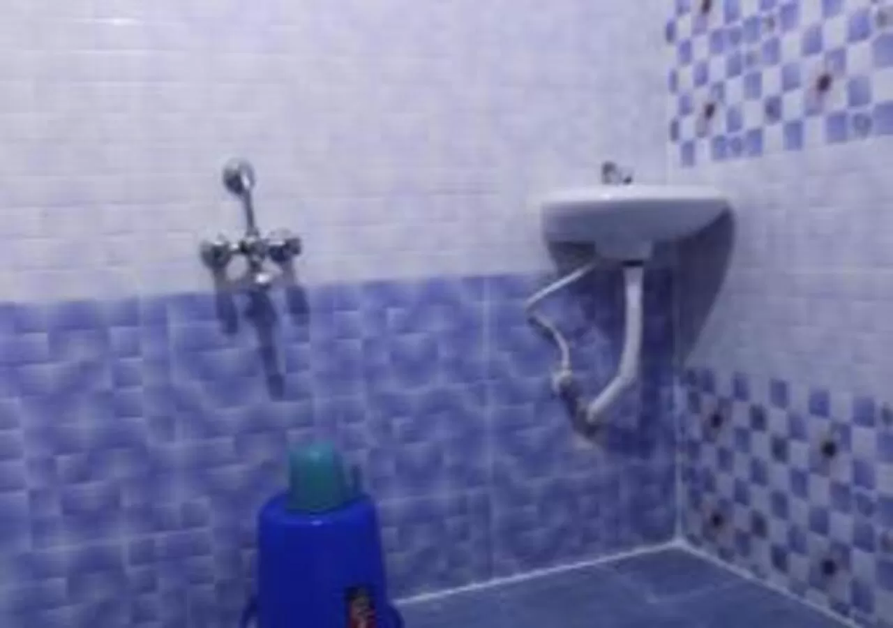 Bathroom in HOTEL PURI GREENS