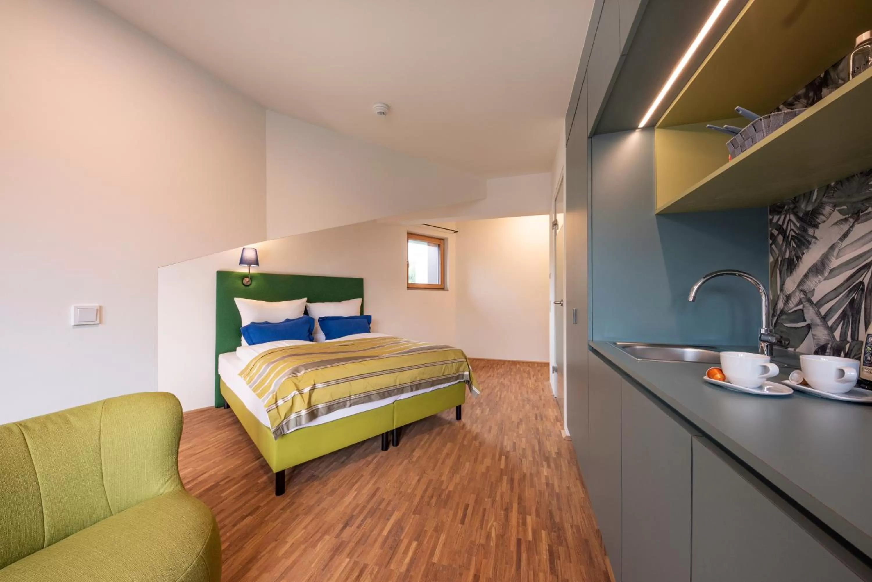 Photo of the whole room, Bed in pradl elf my- apartment