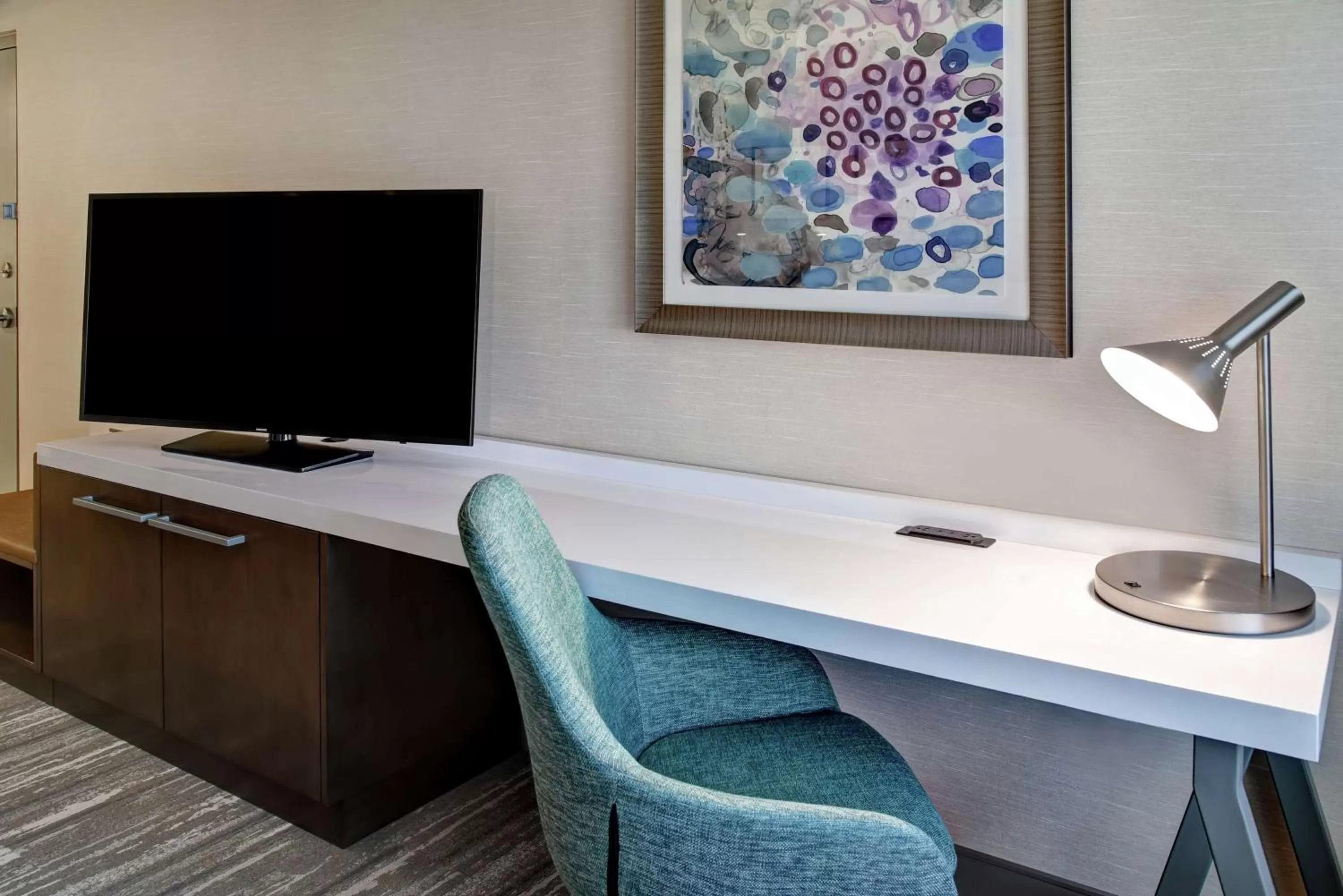 Bedroom in Hilton Garden Inn Kansas City/Kansas