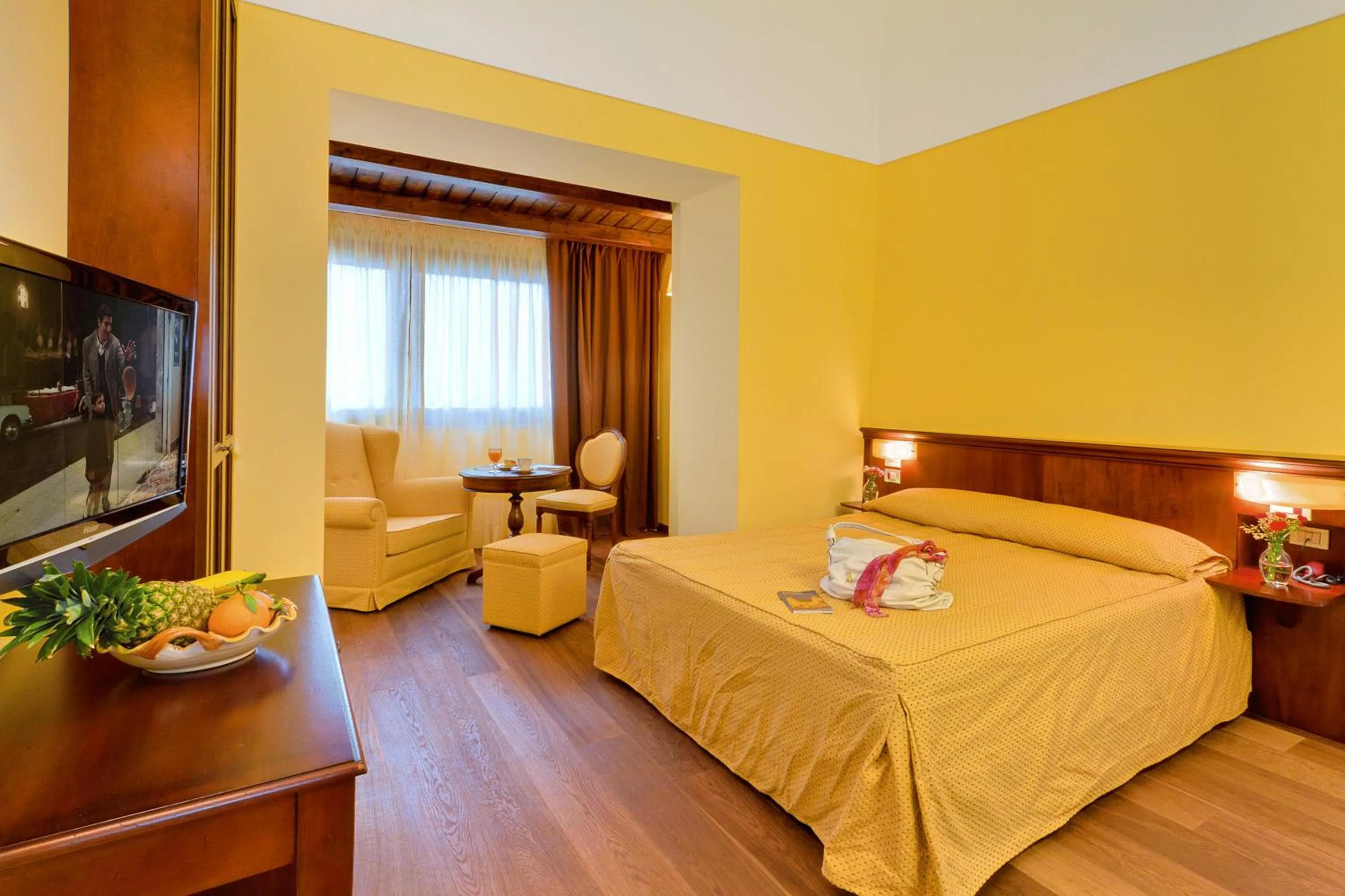 Photo of the whole room, Bed in Hotel La Plumeria