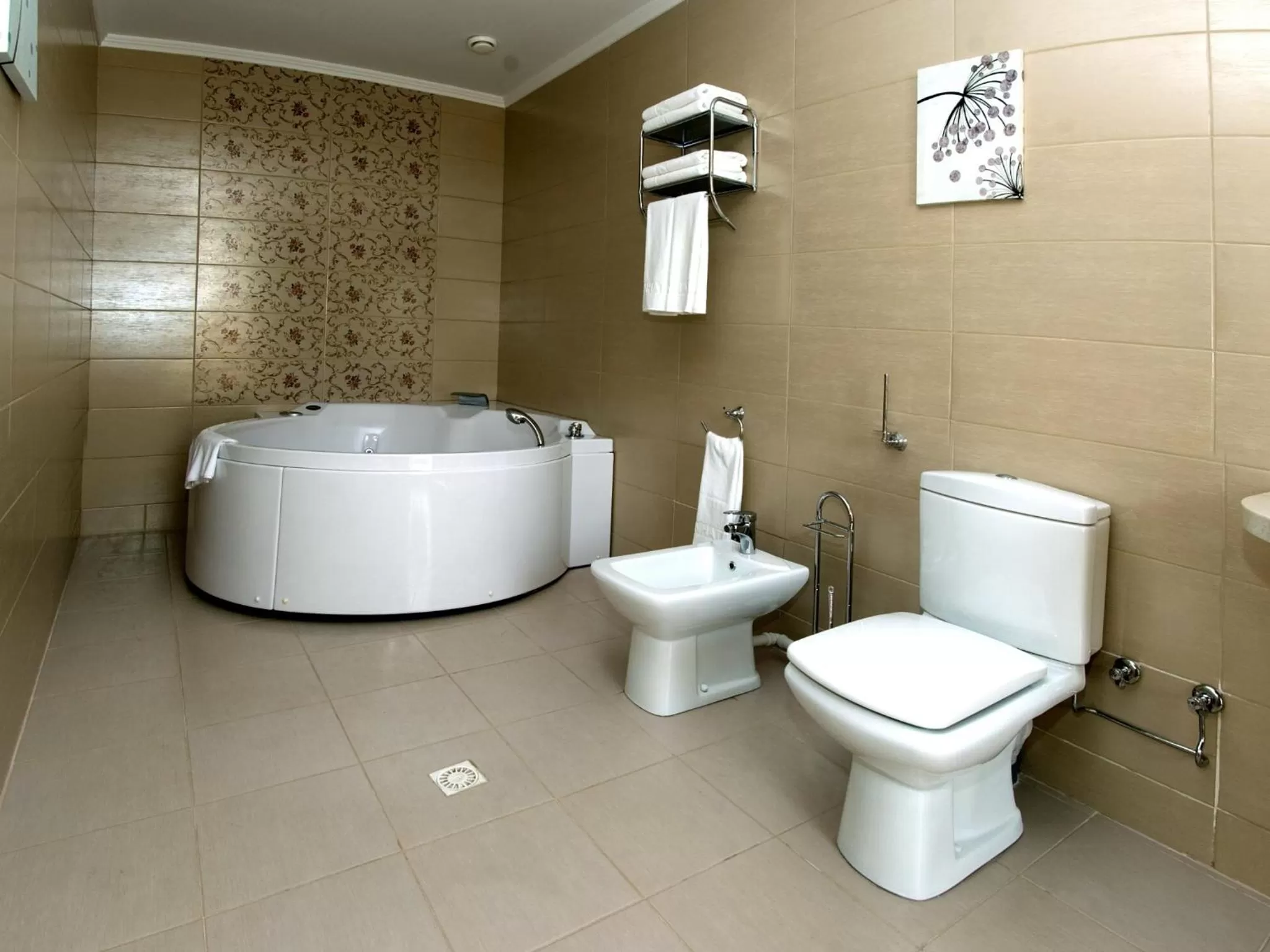 Bathroom in Manhattan Hotel & Restaurant