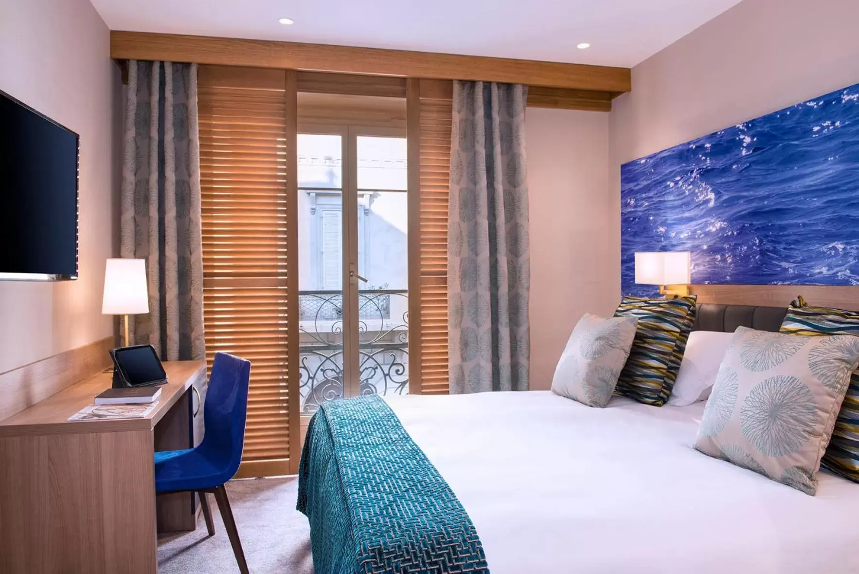 Superior Room in Hotel Beau Rivage Superior Room in Hotel Beau Rivage