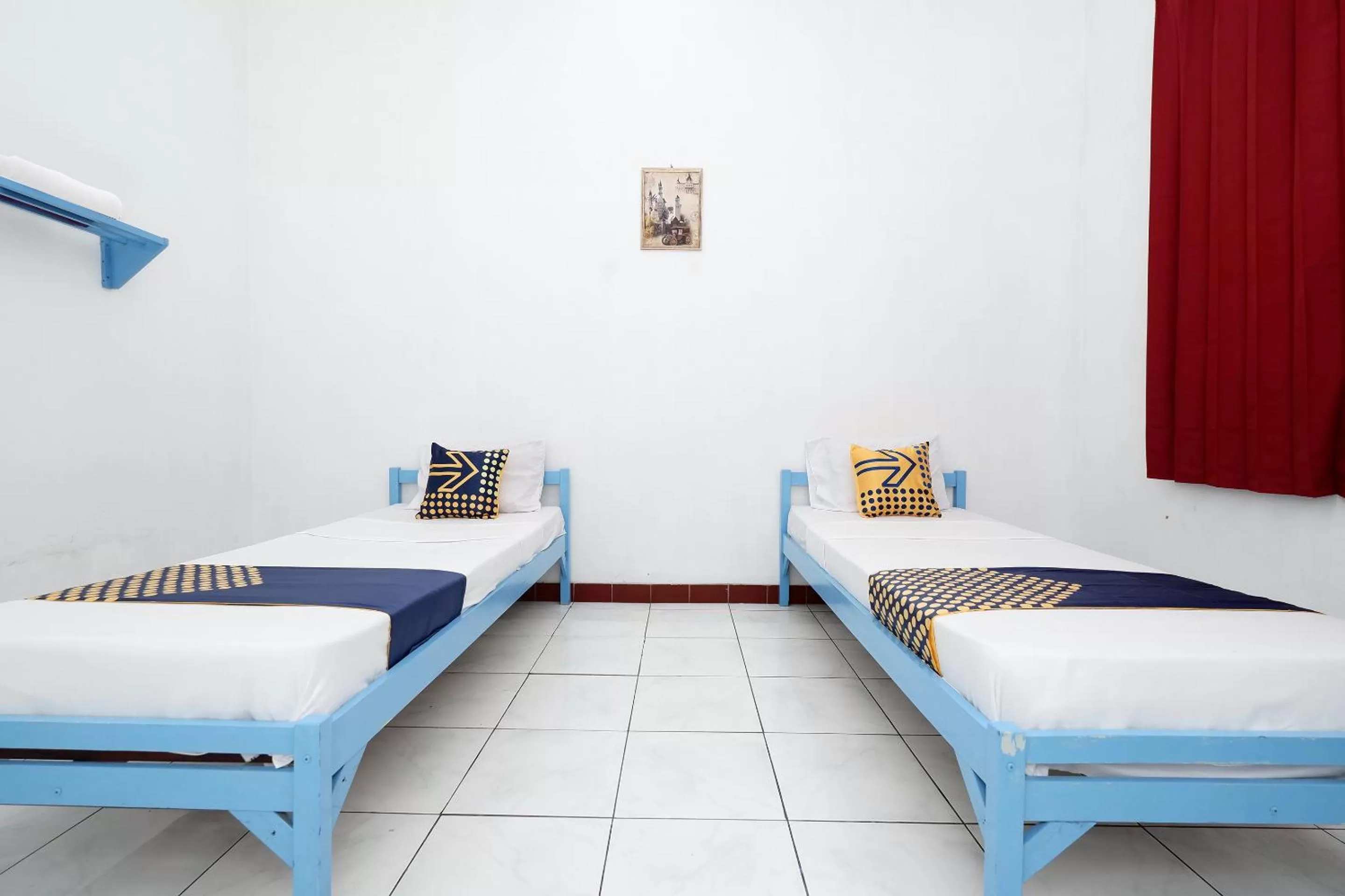 Small Twin Room in Hotel O Saudara