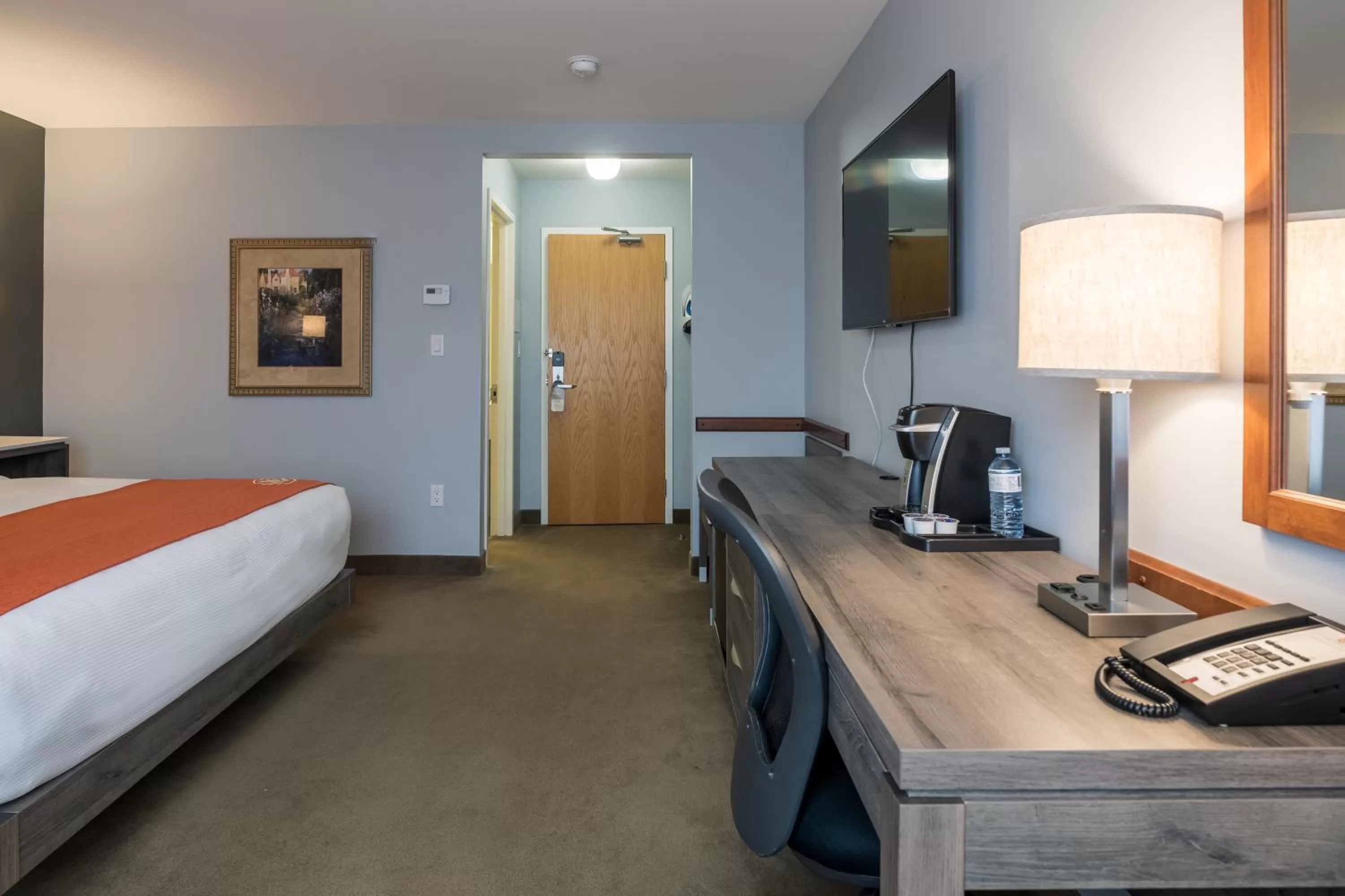 Bed in Amsterdam Inn & Suites Moncton