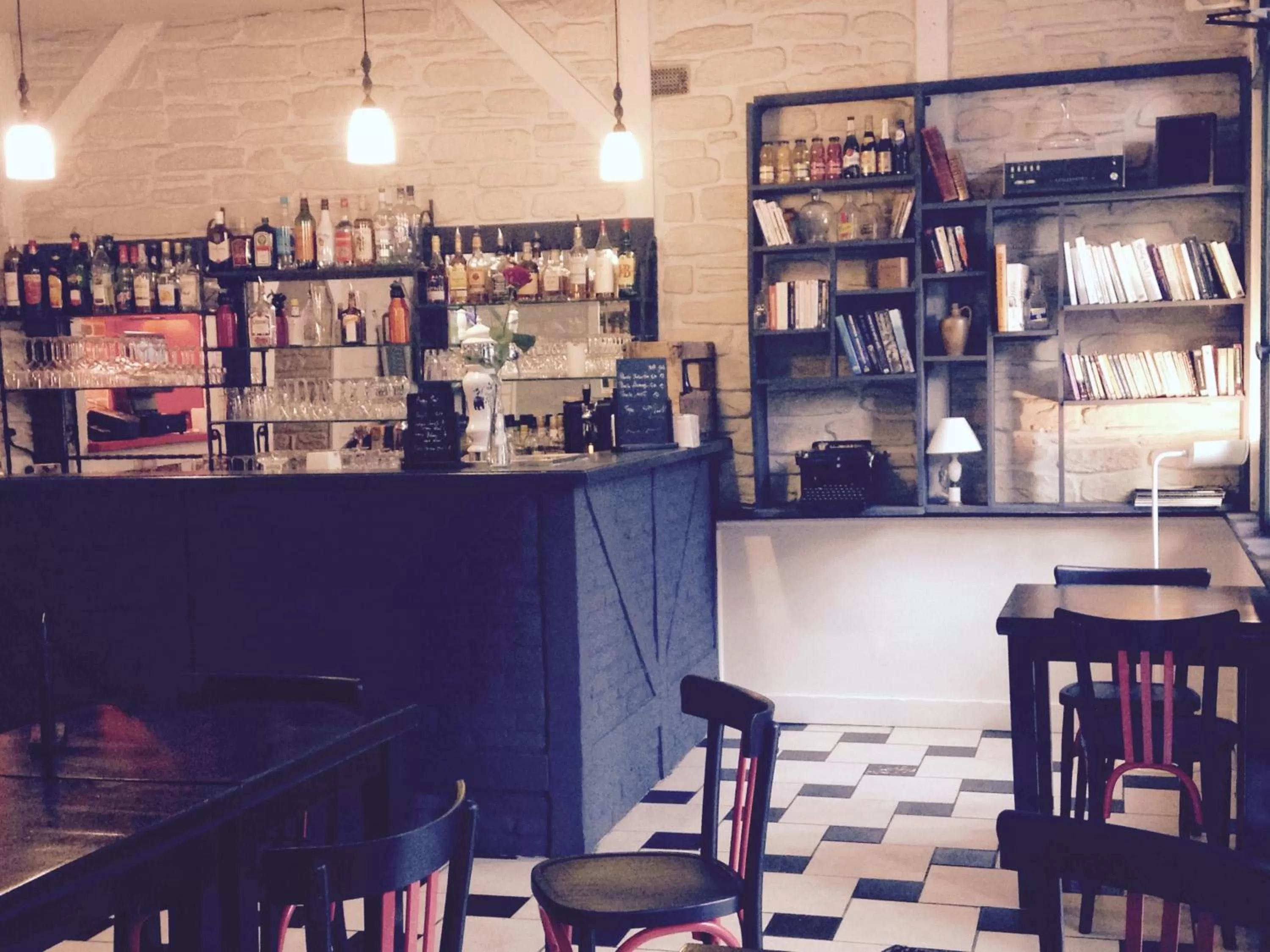 Lounge or bar in Hôtel de l'Ours