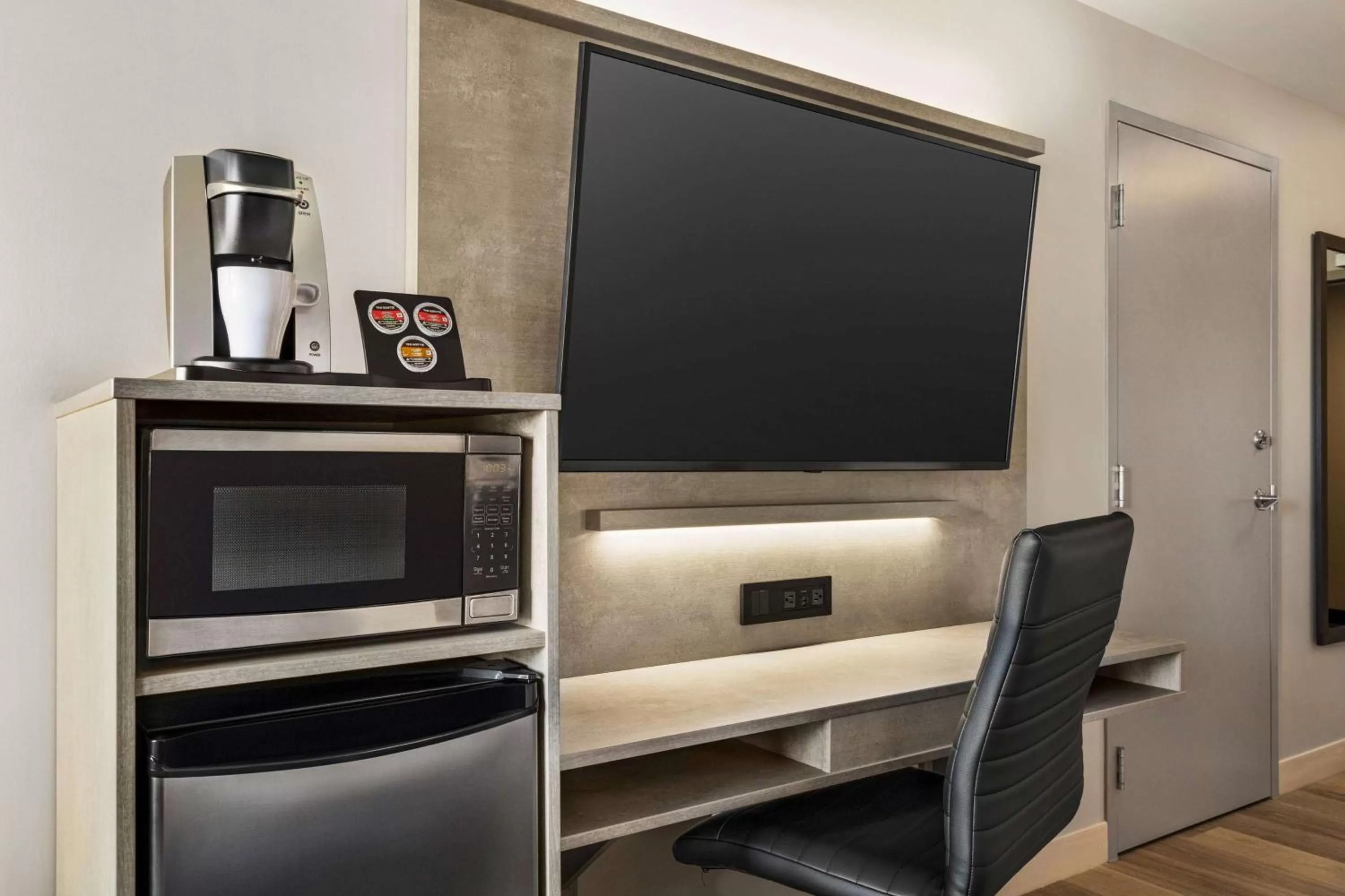 Photo of the whole room in Microtel Inn & Suites Dorval QC