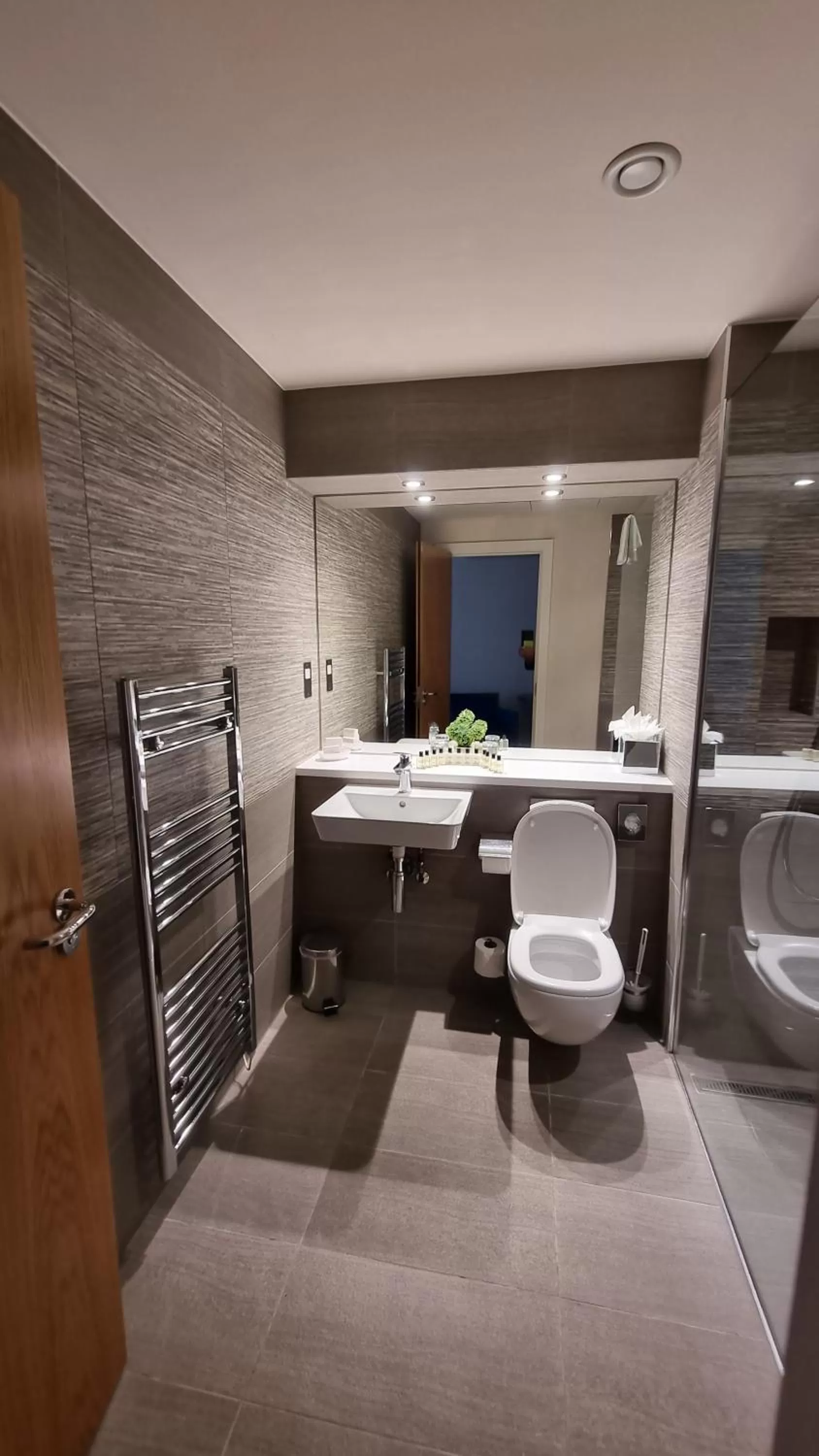 Bathroom in The Park City Grand Plaza Kensington Hotel