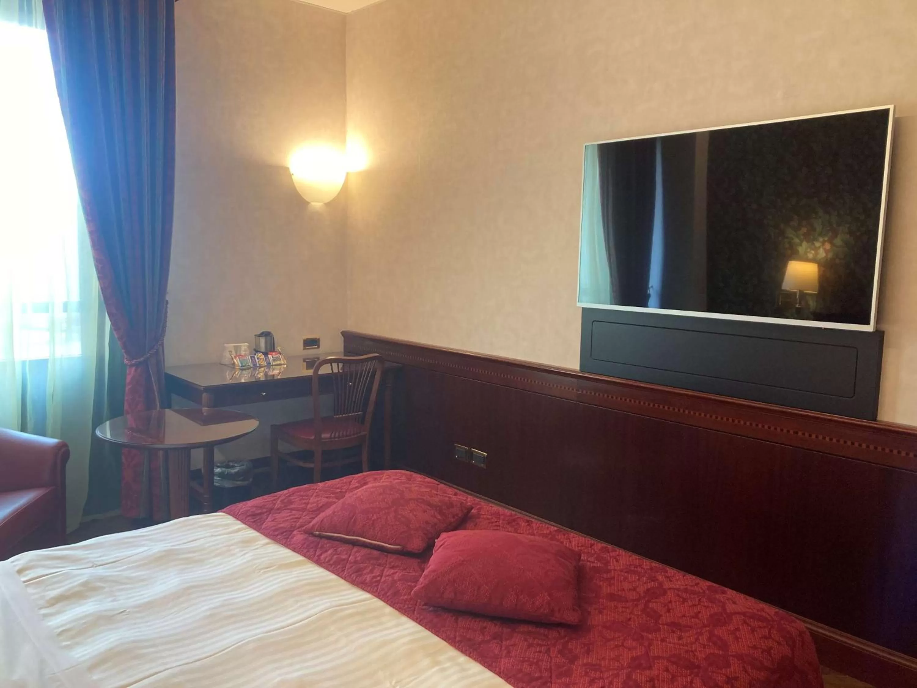 Photo of the whole room, Bed in c-hotels Concorde