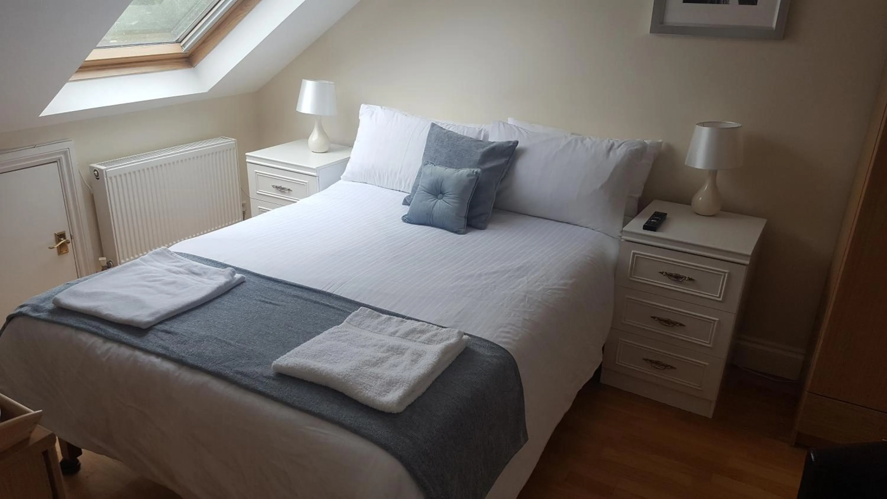 Bedroom, Bed in Kathleen House