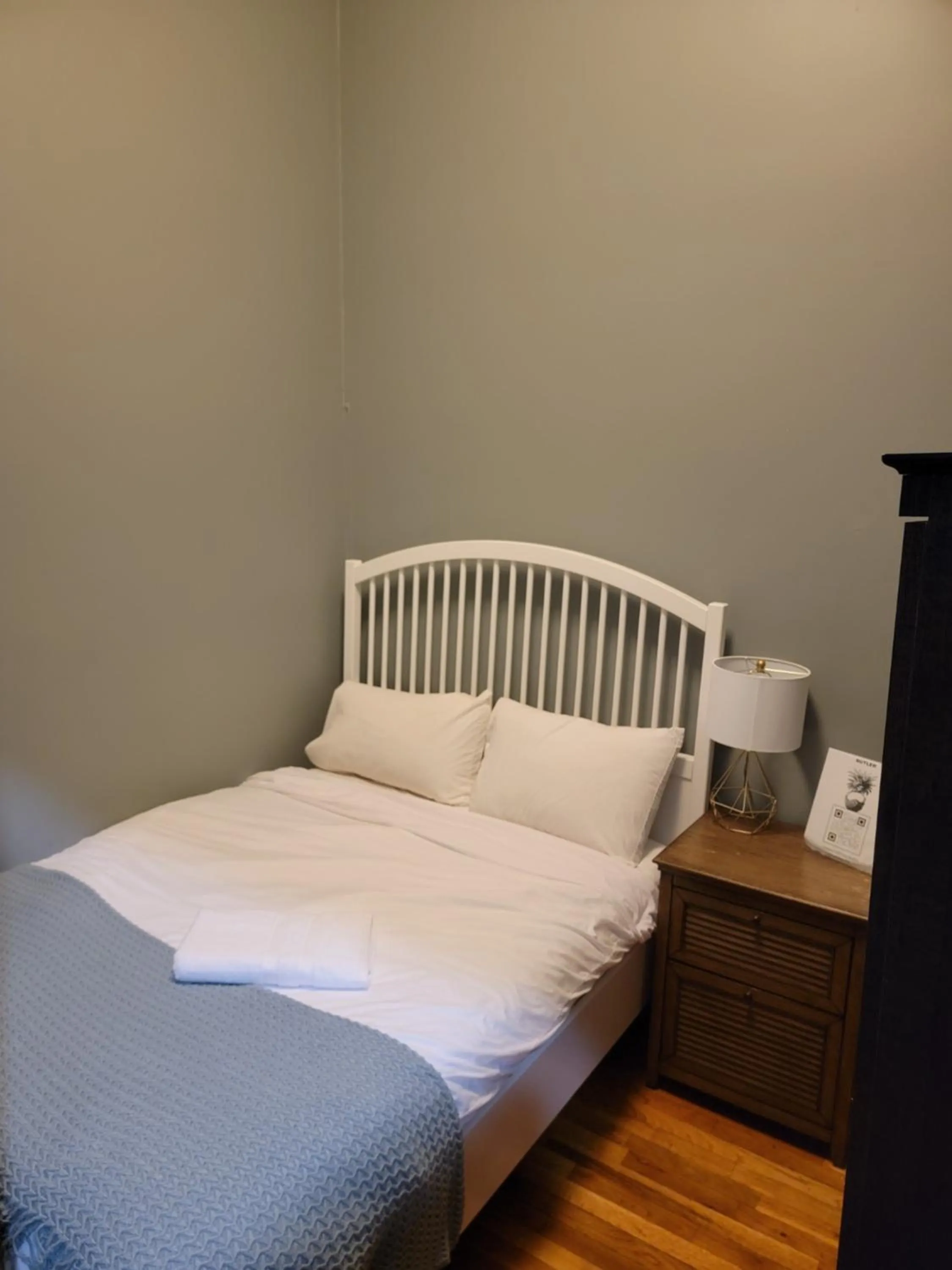 Bedroom, Bed in Lamartine Chelsea