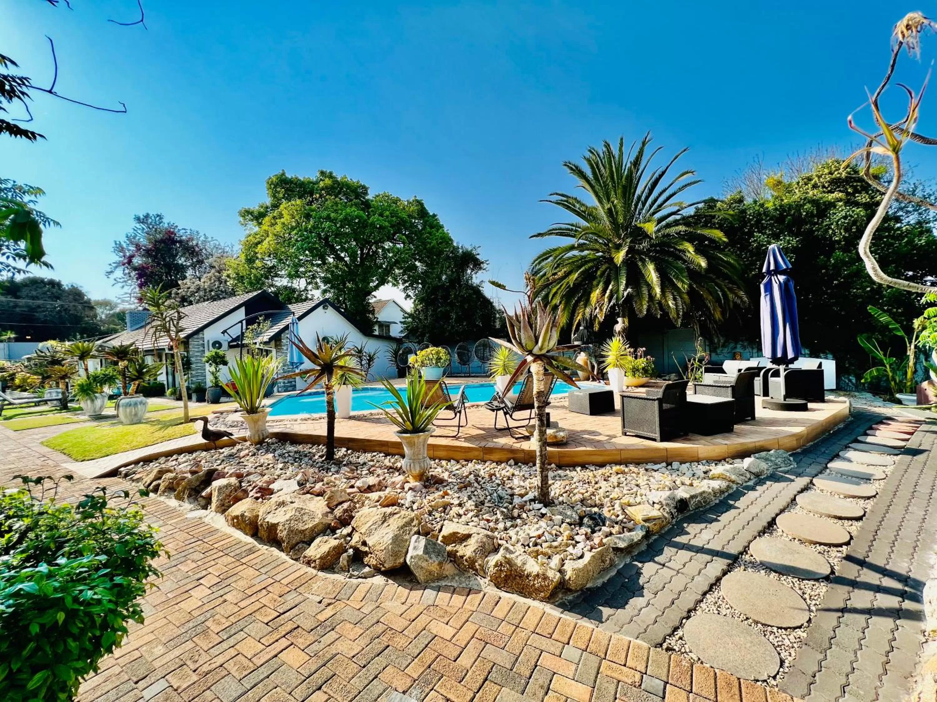 Garden in 24 On Basil Inventive suites