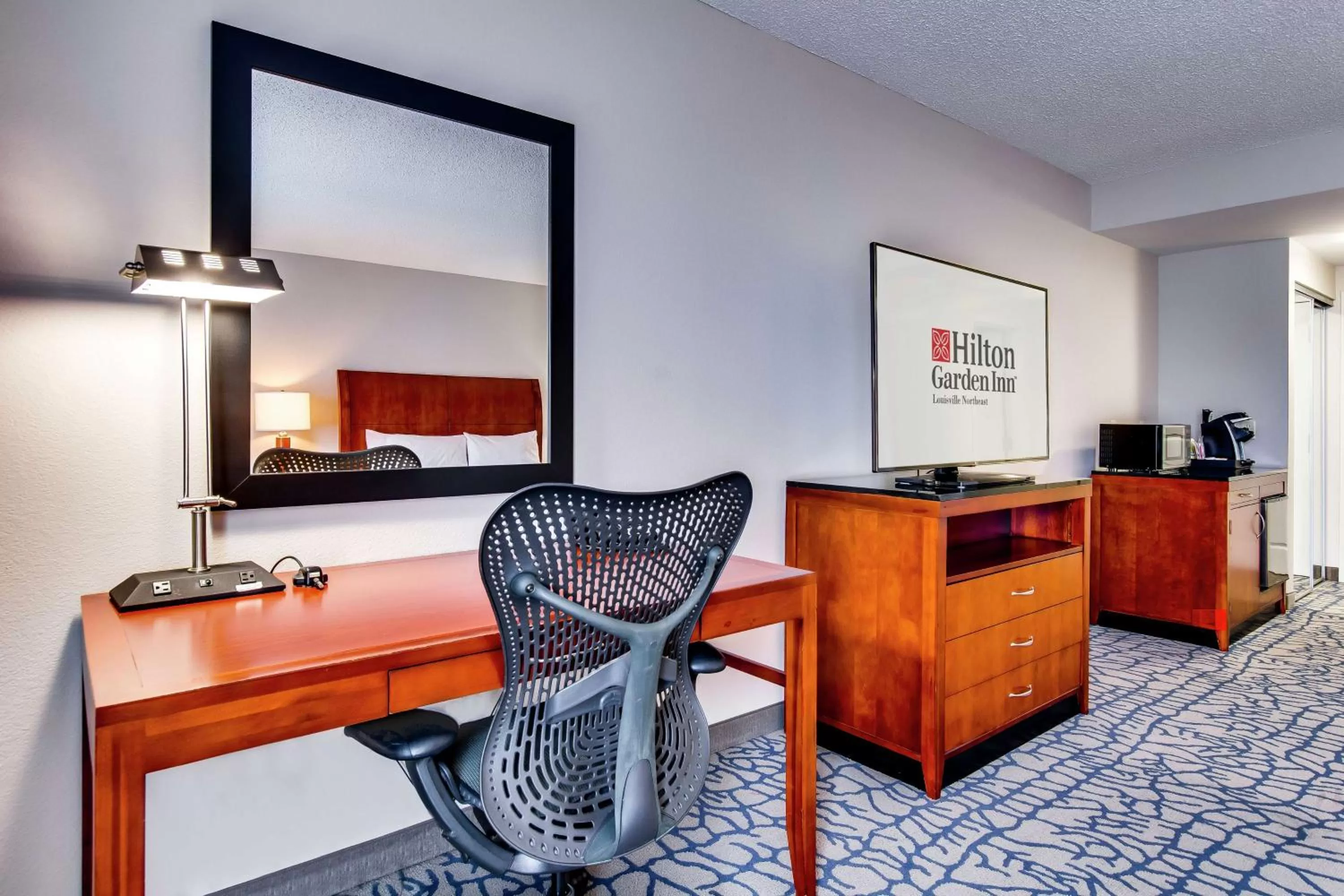 King Room - Hearing/Mobility Accessible in Hilton Garden Inn Louisville-Northeast