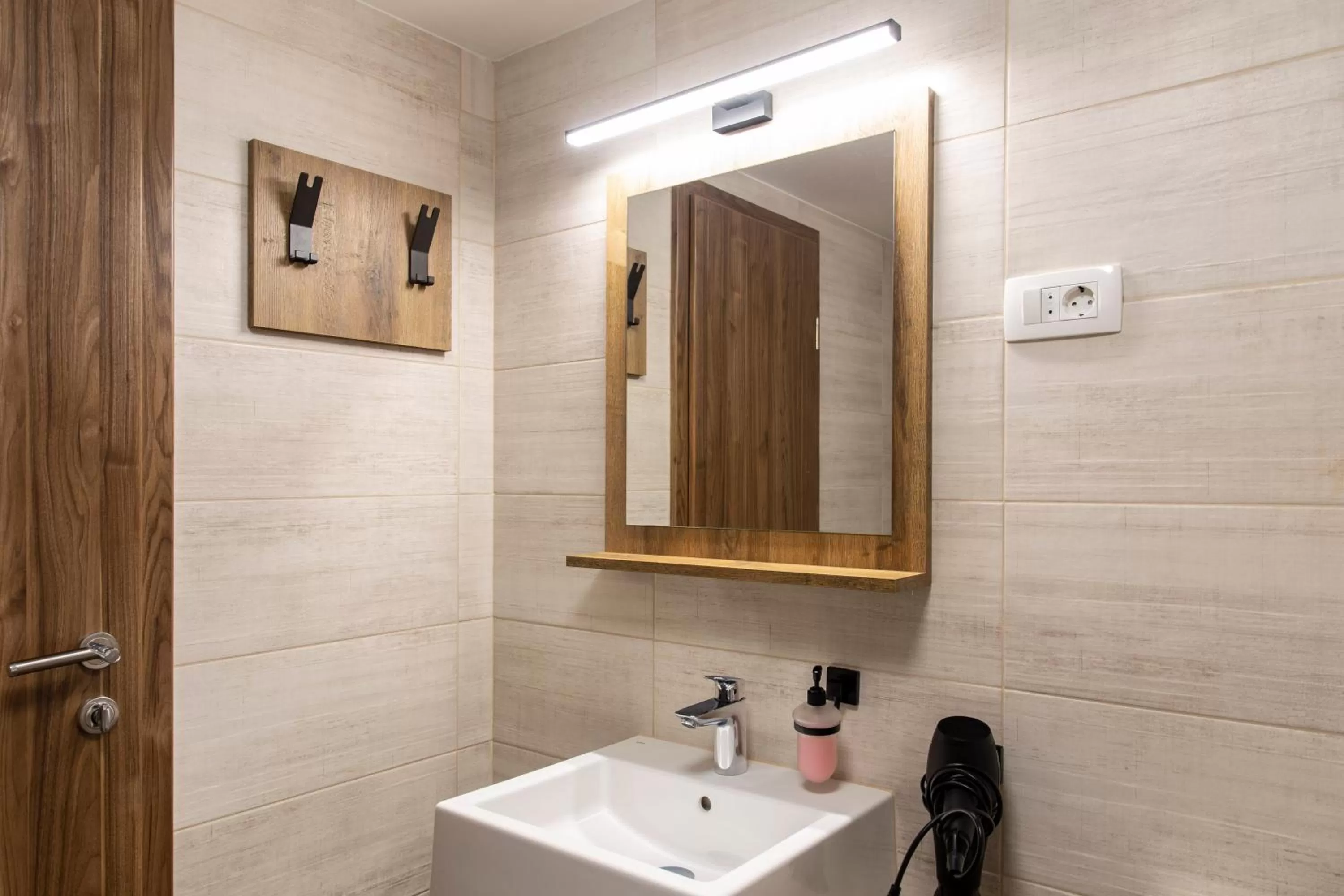 Shower in Vila Marin Miler