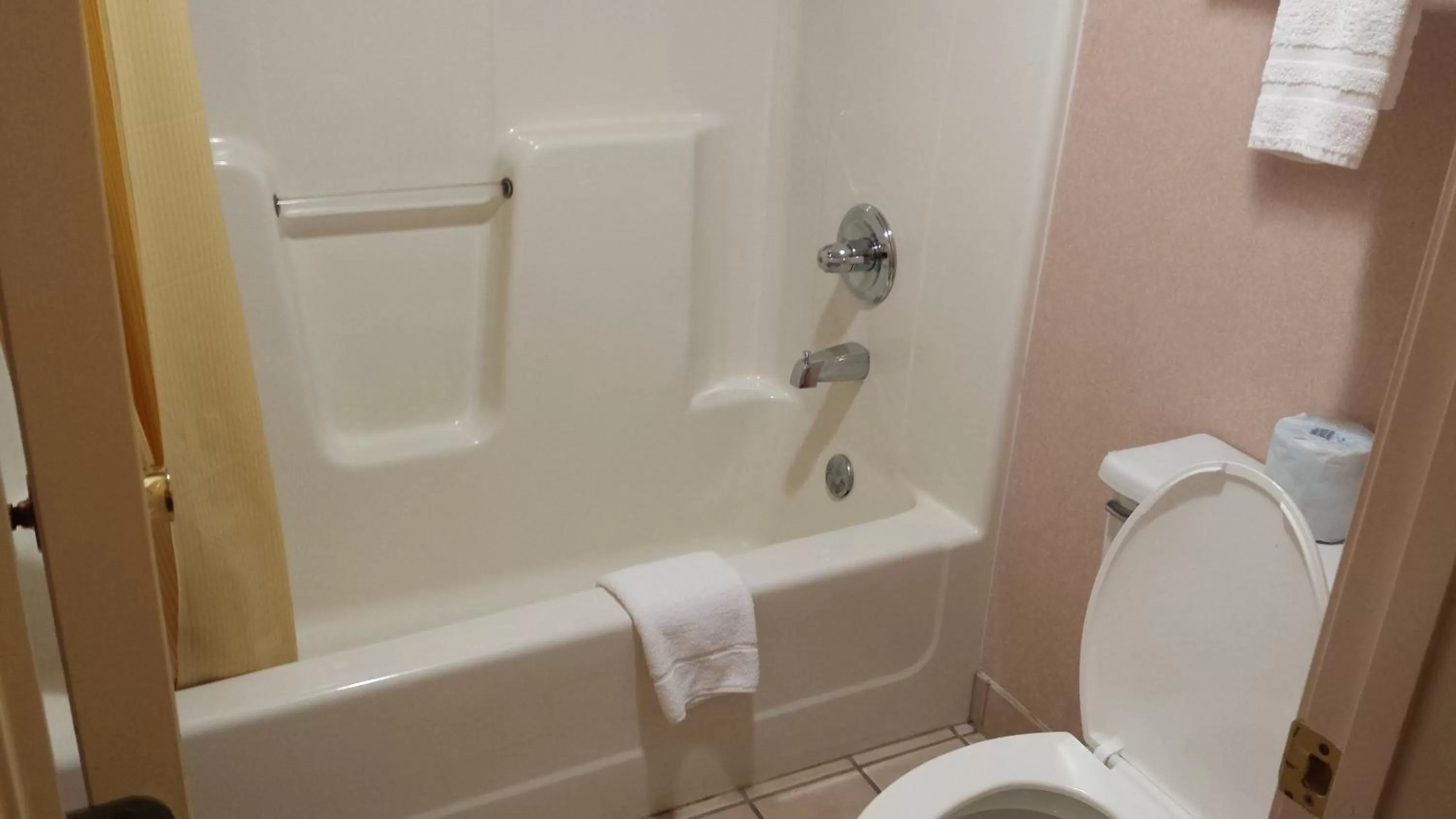 Bathroom in Days Inn by Wyndham Harrison