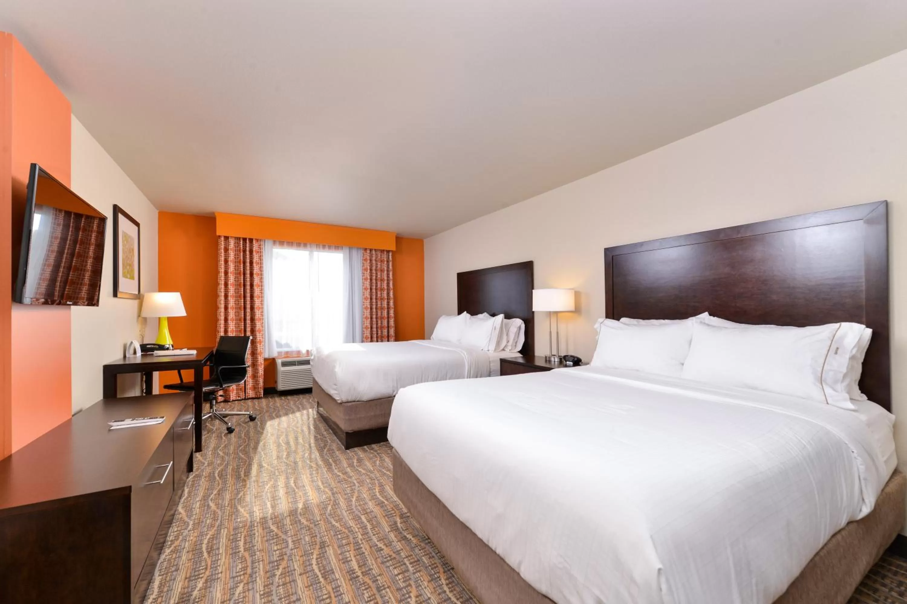 Photo of the whole room, Bed in Holiday Inn Express Tomball by IHG