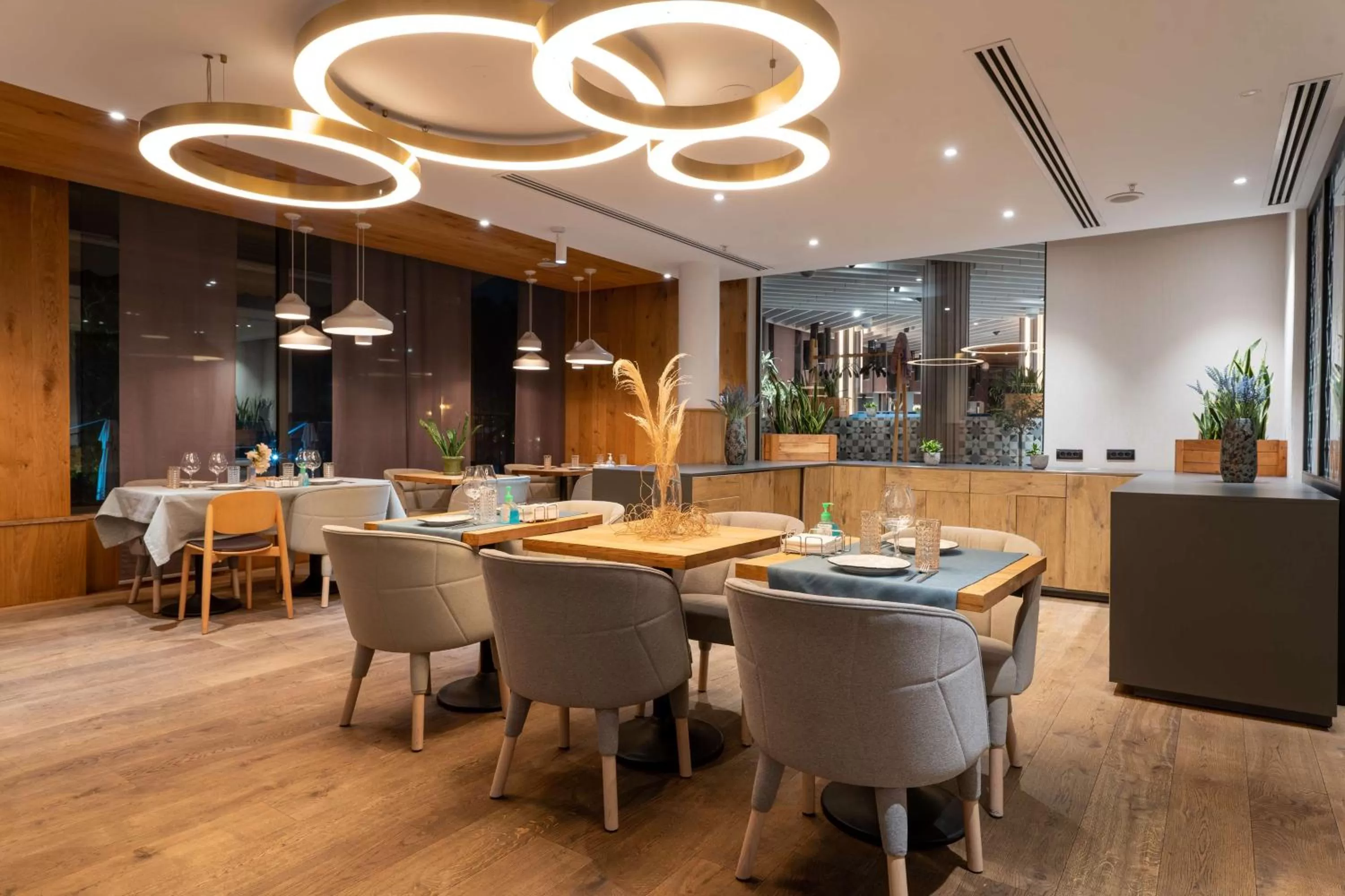 Restaurant/places to eat in Best Western Plus Congress Hotel Yerevan