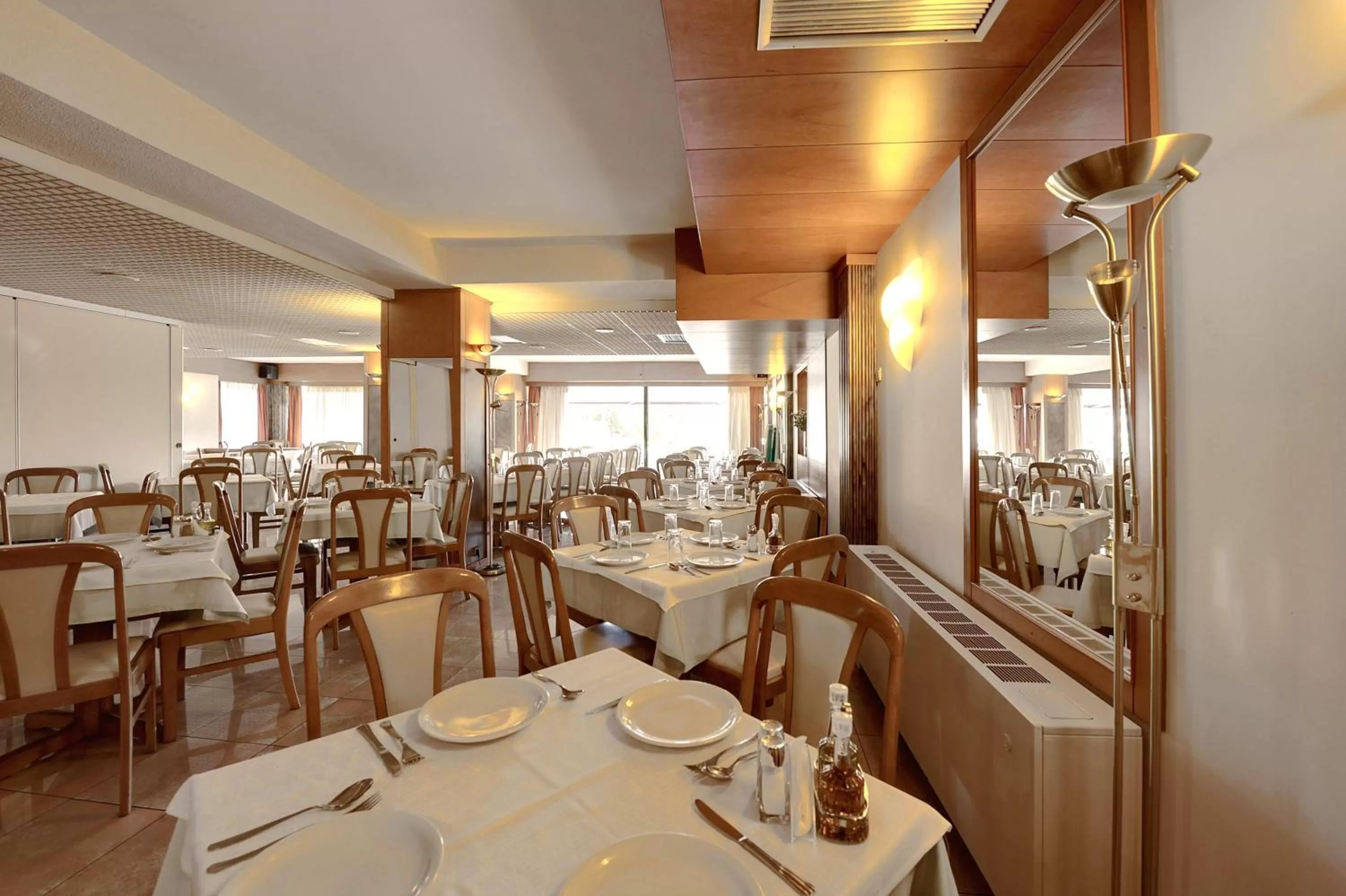 Restaurant/places to eat in Esperia Hotel