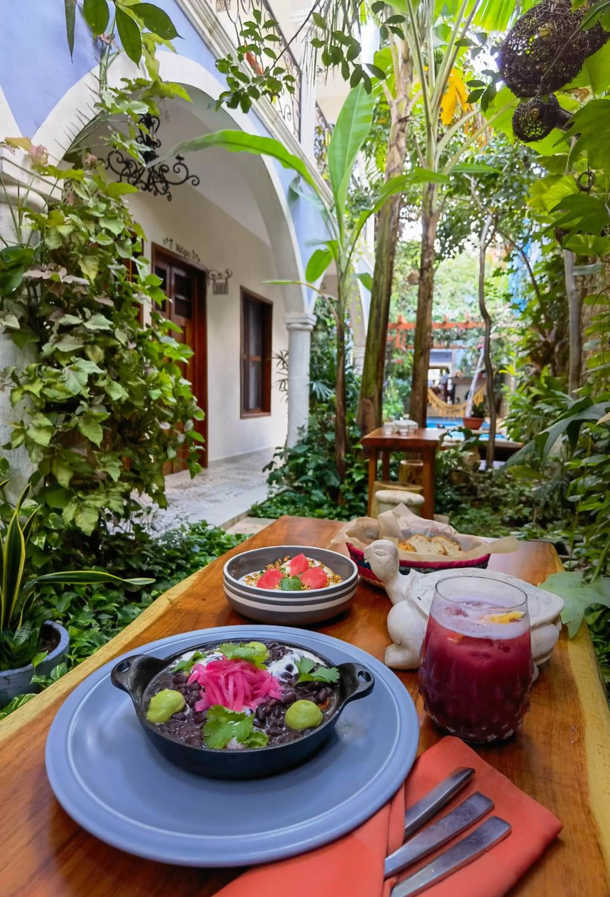 Food and drinks in Le Muuch Hotel Boutique