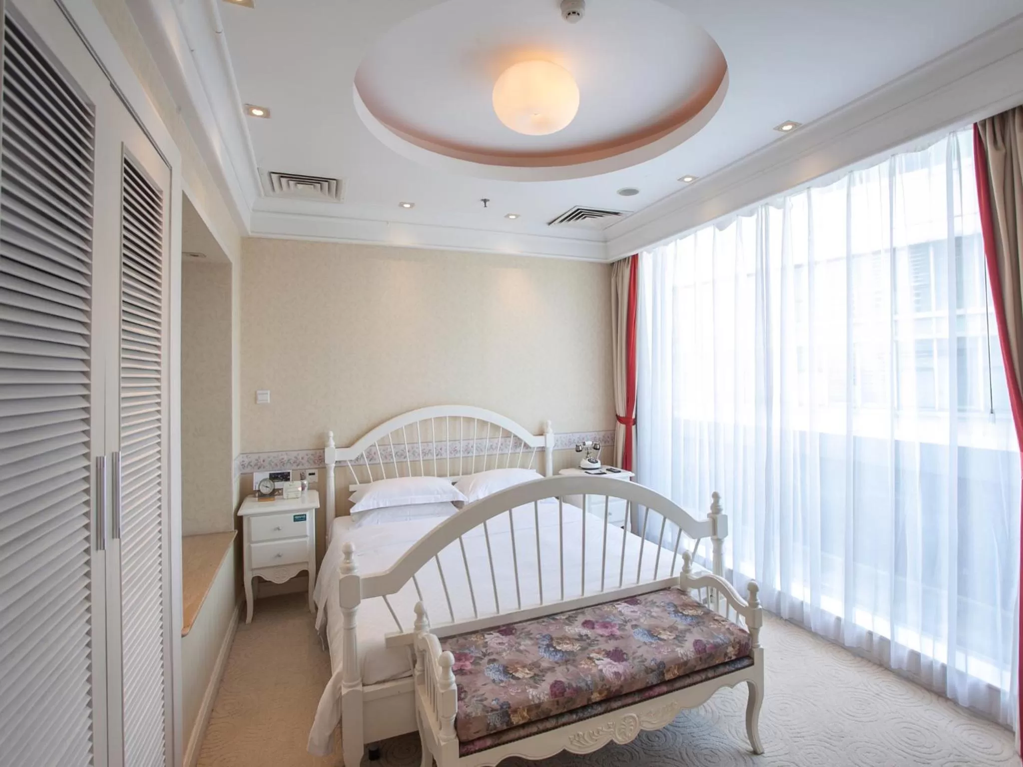 Bed in Hua Shi Hotel