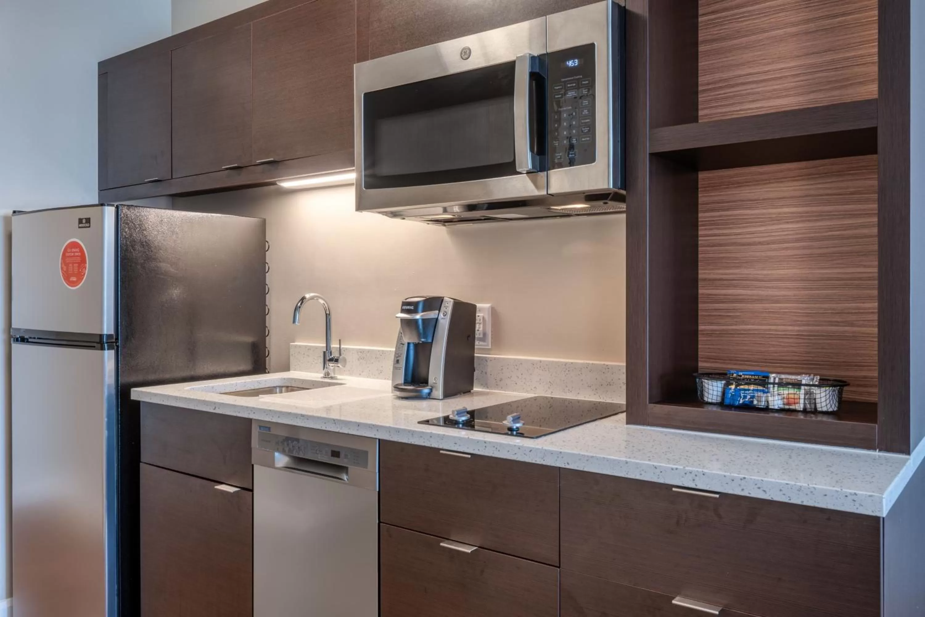 Kitchen or kitchenette in TownePlace Suites by Marriott Indianapolis Airport