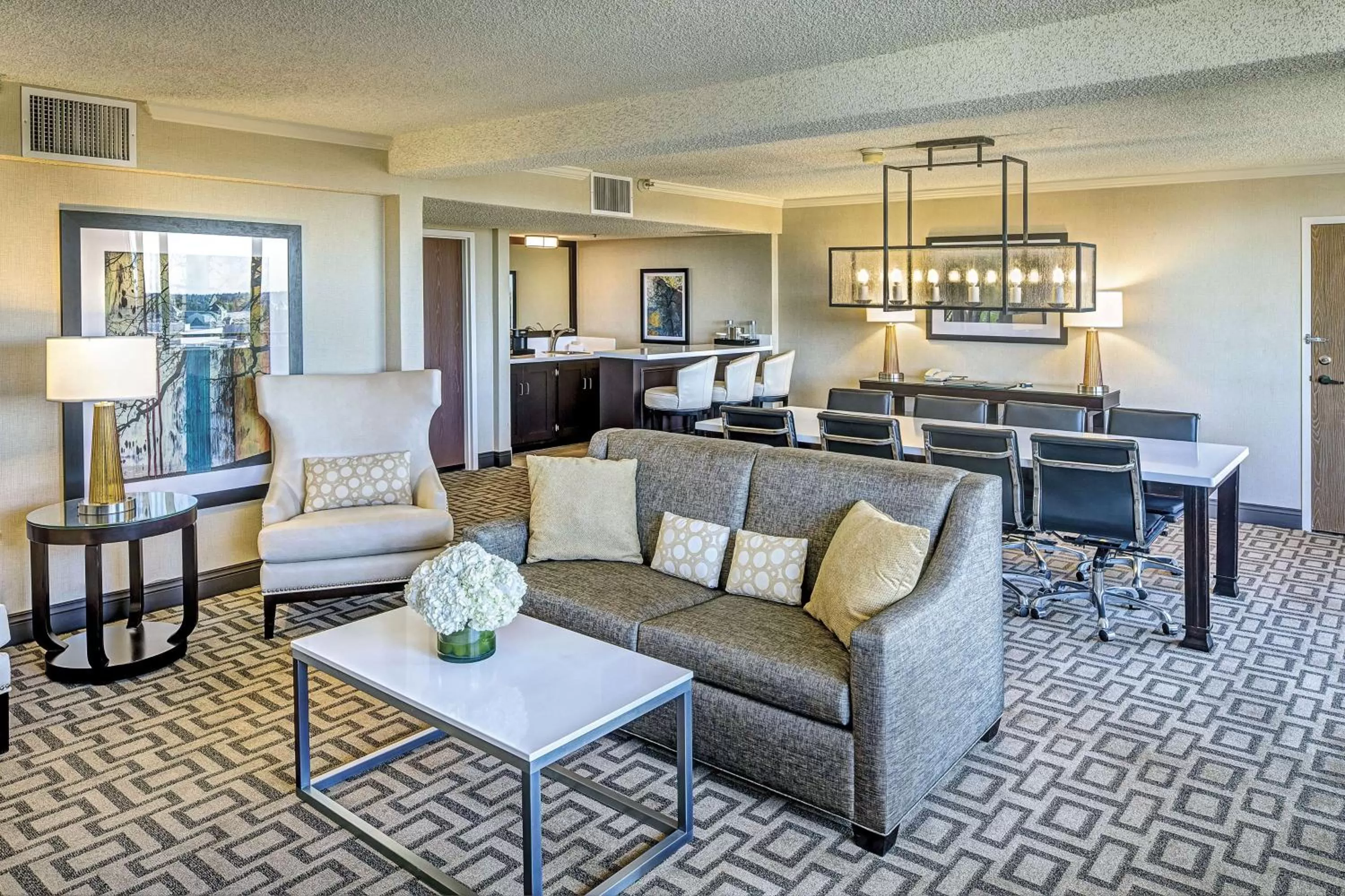 Living room in Hilton Sacramento Arden West