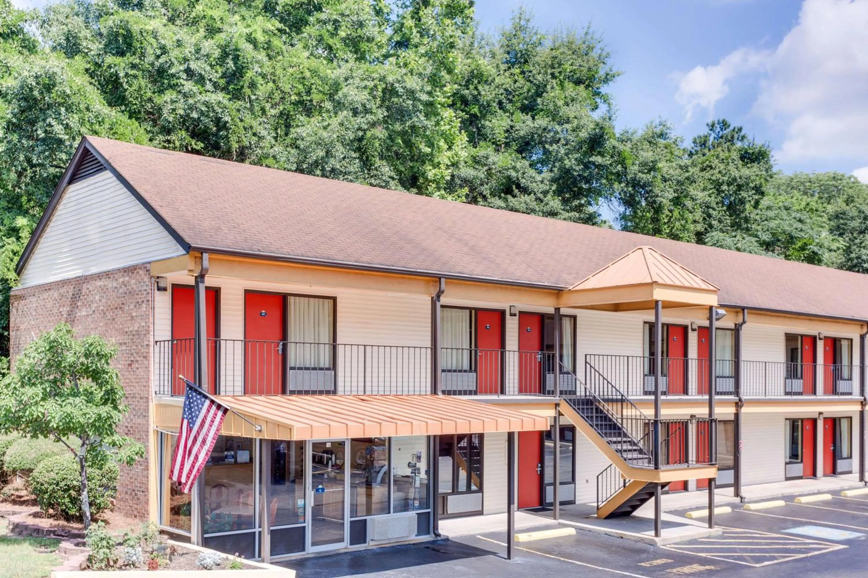 Property building in Americas Best Value Inn Aiken