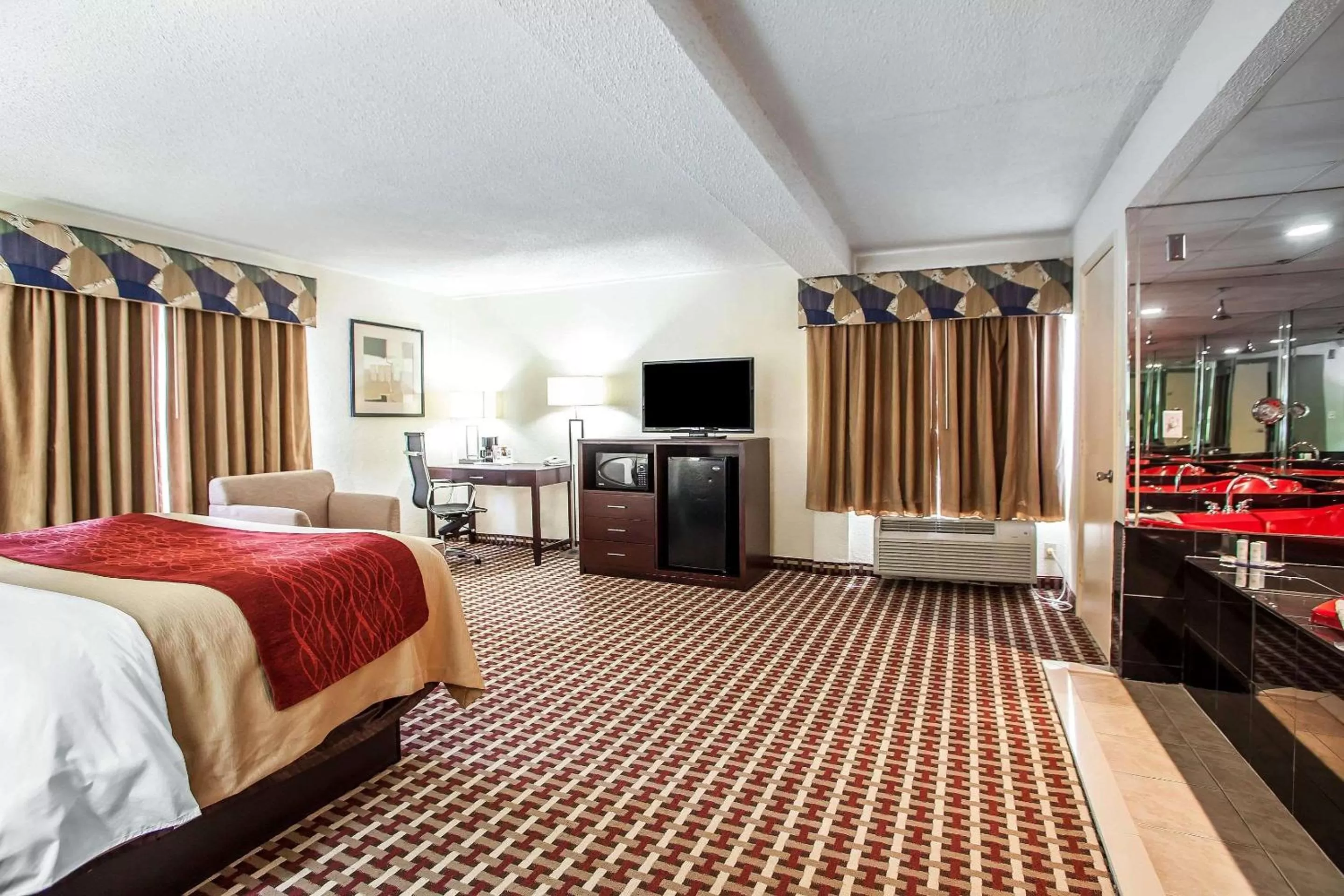 Photo of the whole room, Bed in Comfort Inn Feasterville - Trevose