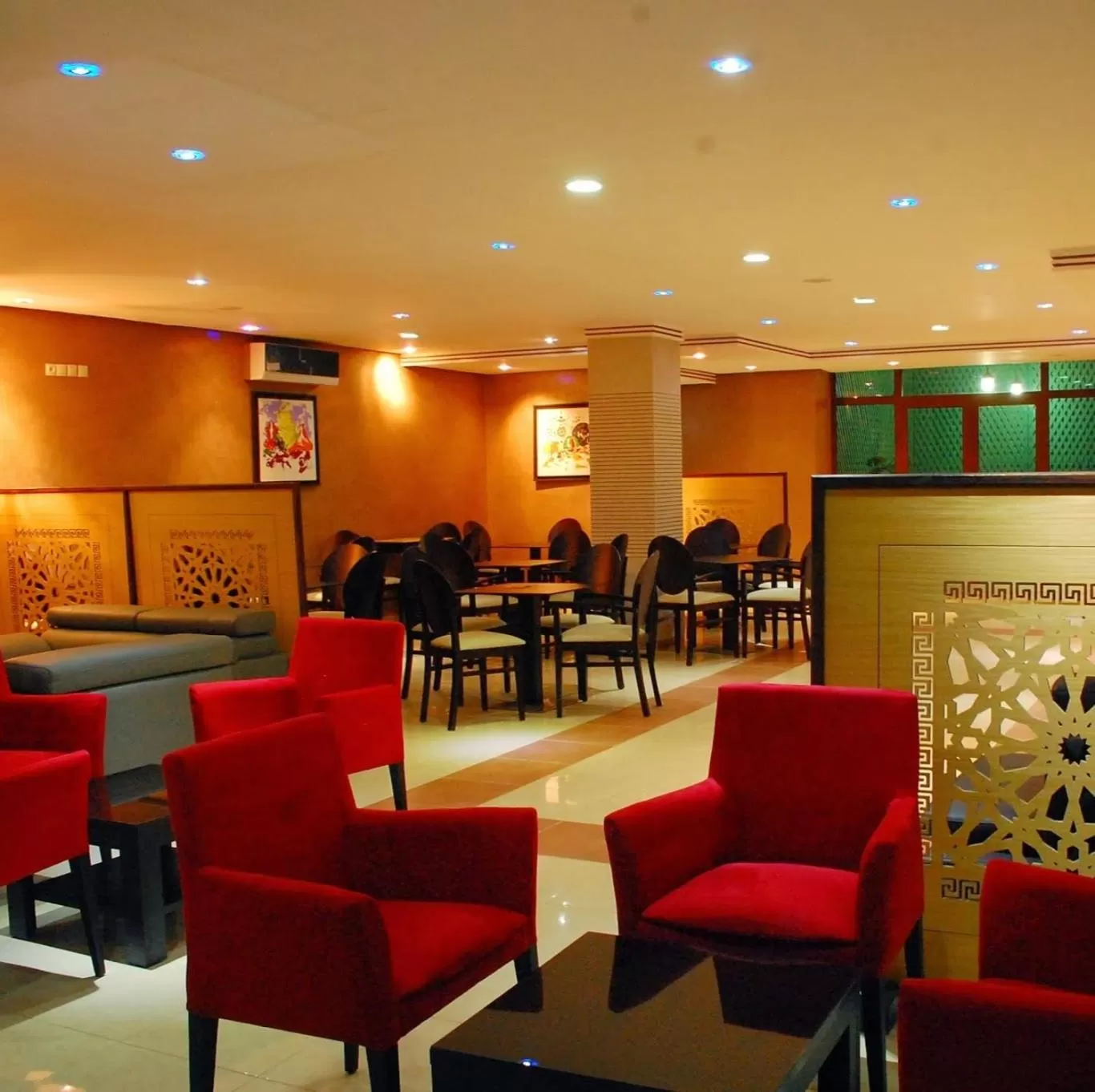 Restaurant/places to eat in Hotel vallee ziz