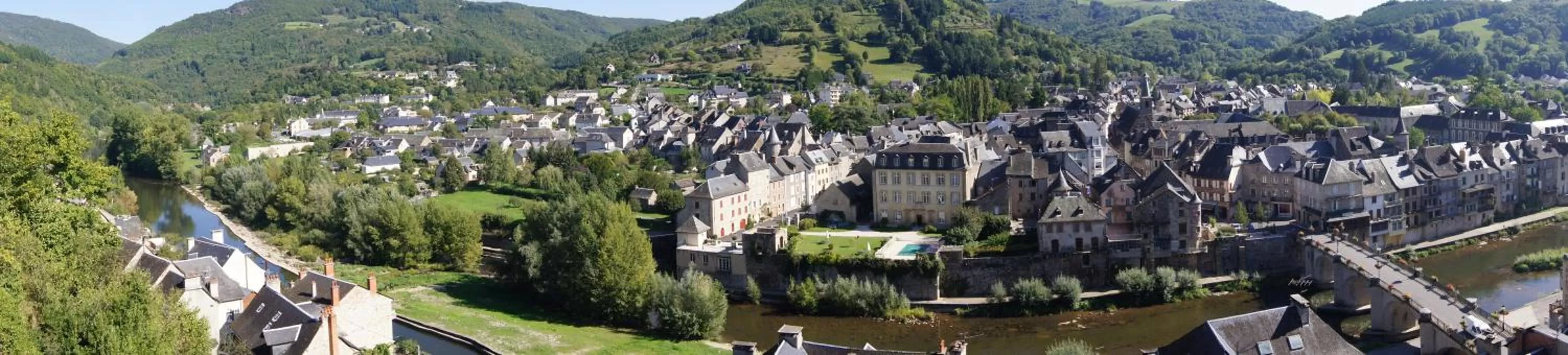 Neighbourhood, Bird's-eye View in Chateau Ricard