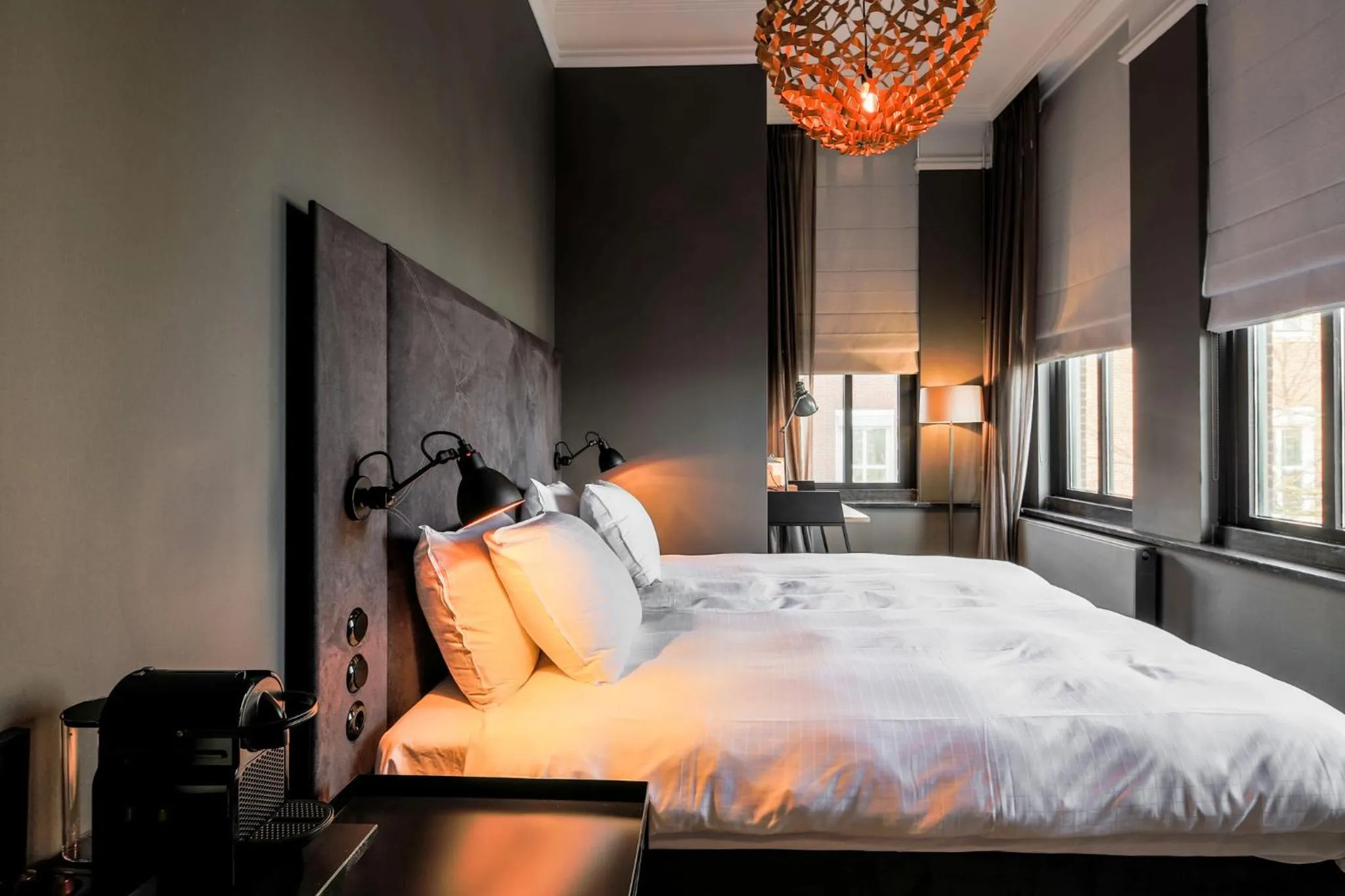 Bed in Post-Plaza Hotel & Grand Café