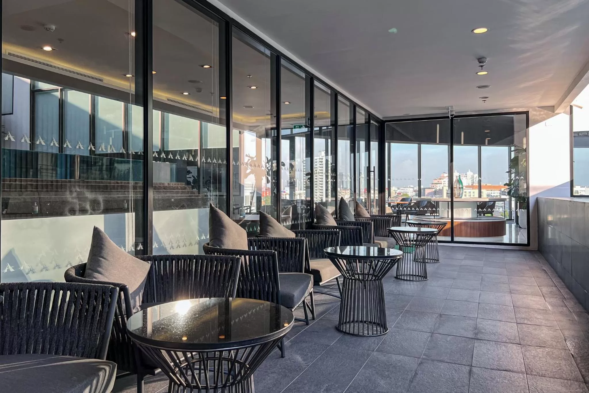 Swimming pool in Amanta Hotel & Residence Sathorn