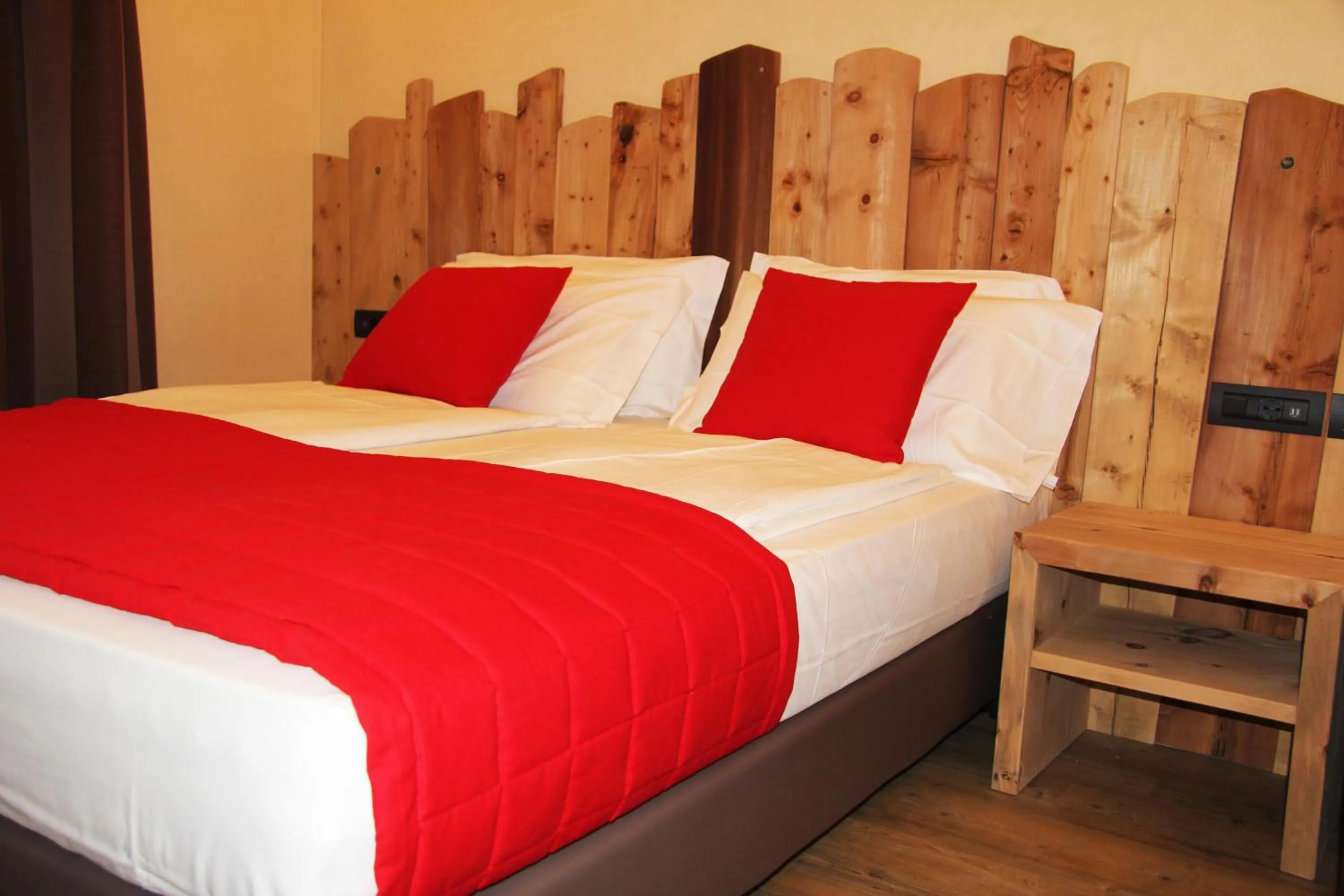 Decorative detail, Bed in Francesin Active Hotel