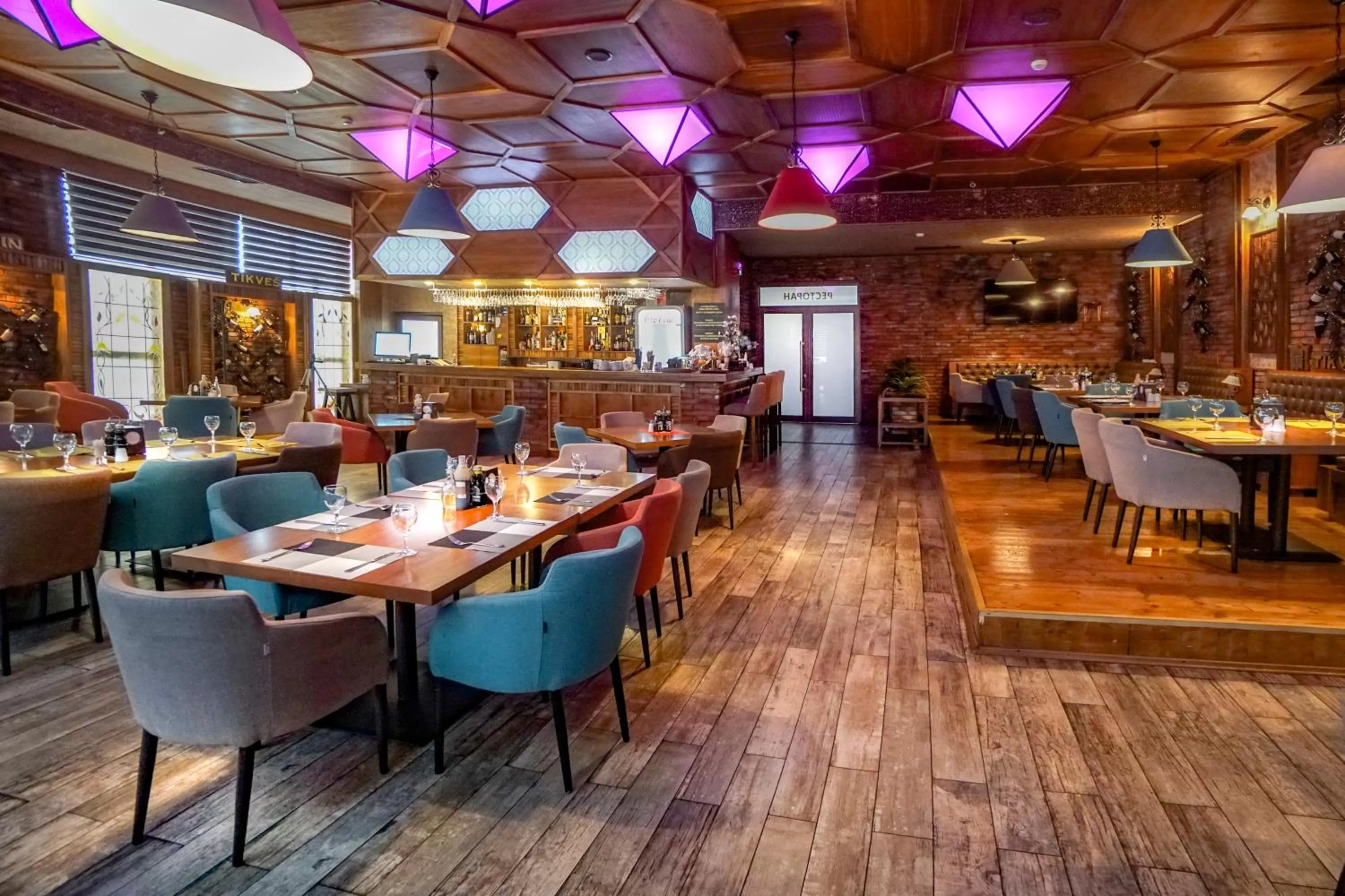 Restaurant/Places to Eat in Hotel Amor